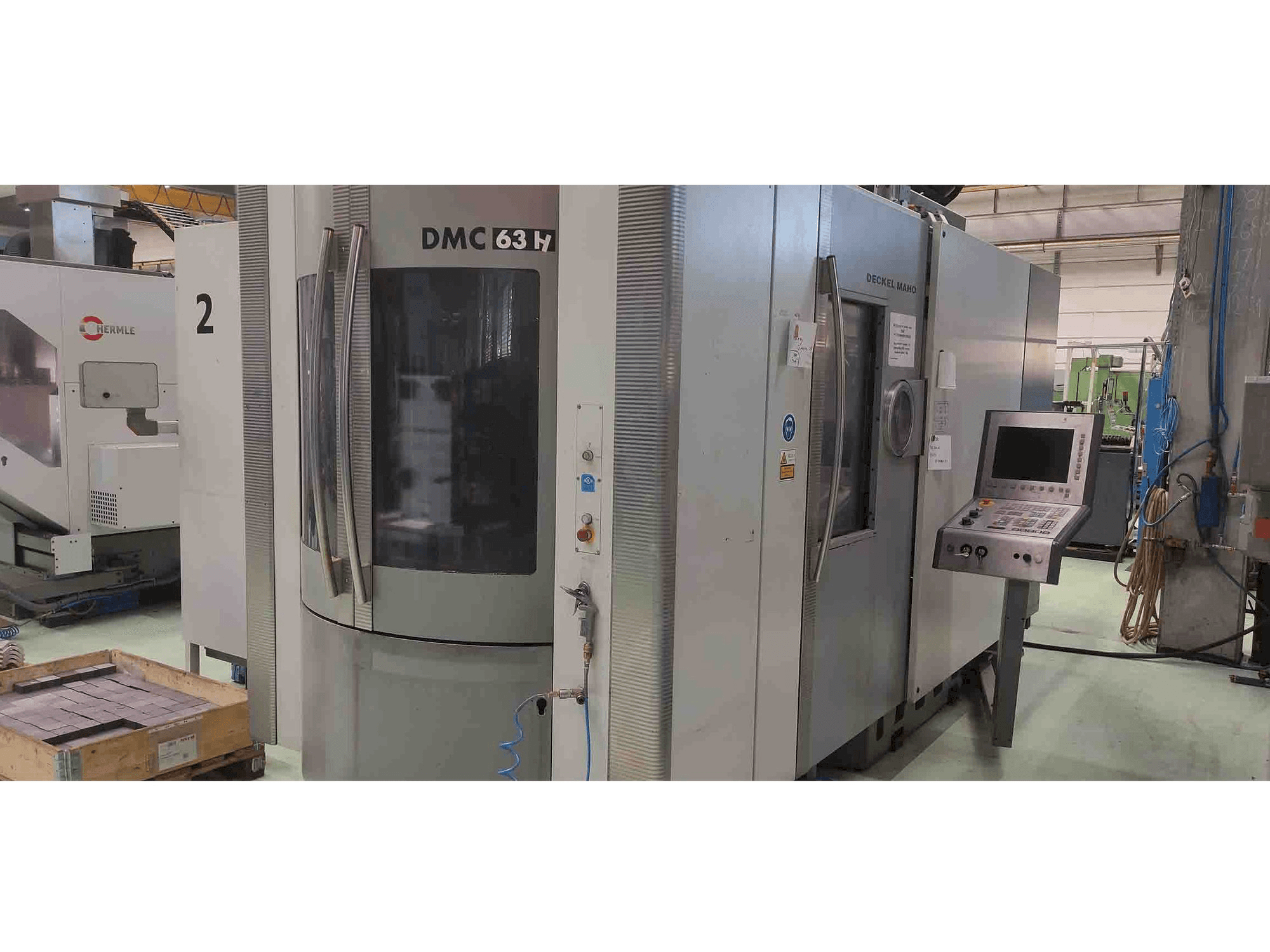 Vista frontale della macchina DMG DMC63H