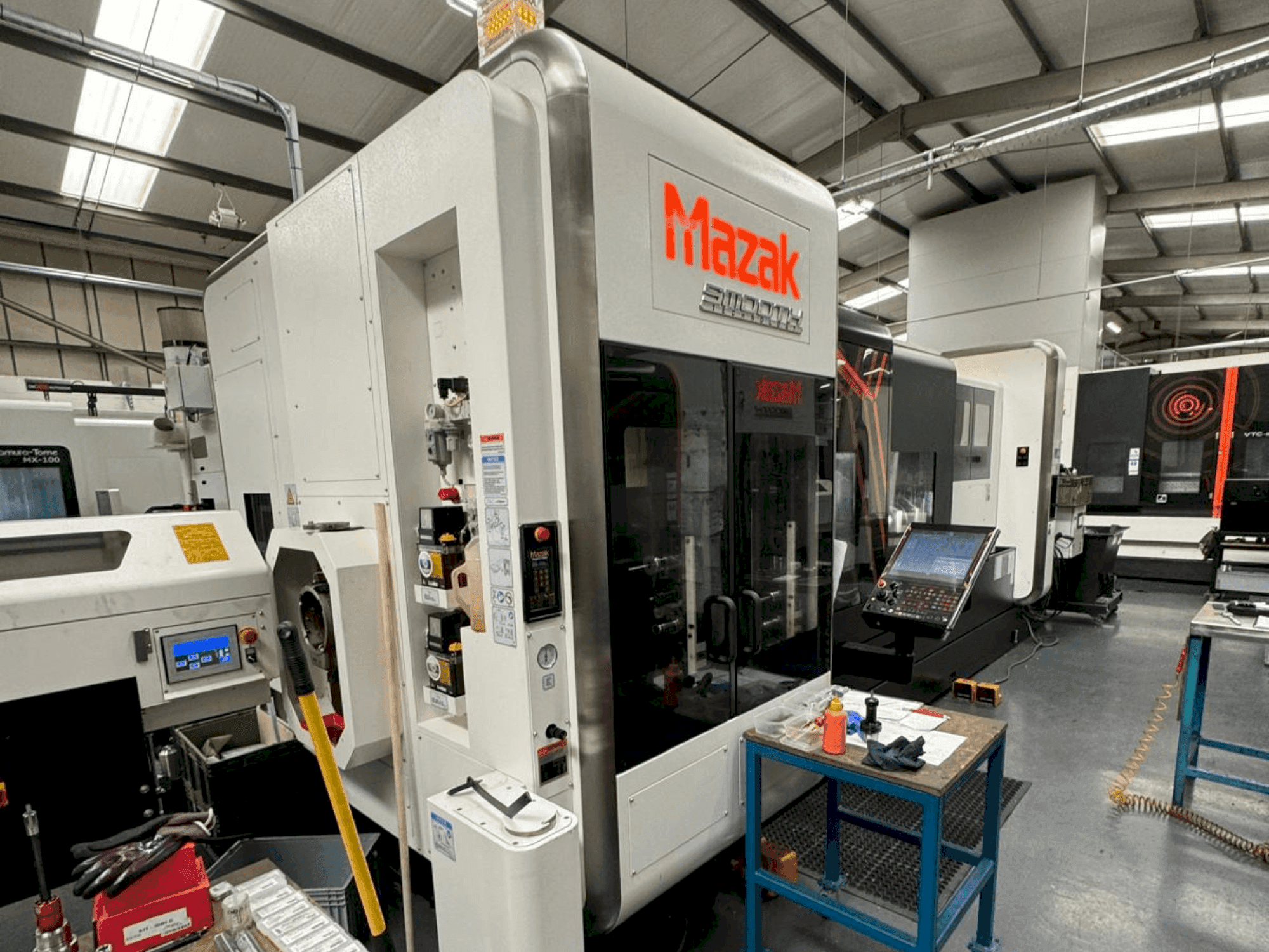 Vista frontale della macchina Mazak Integrex i-400S- 2500U