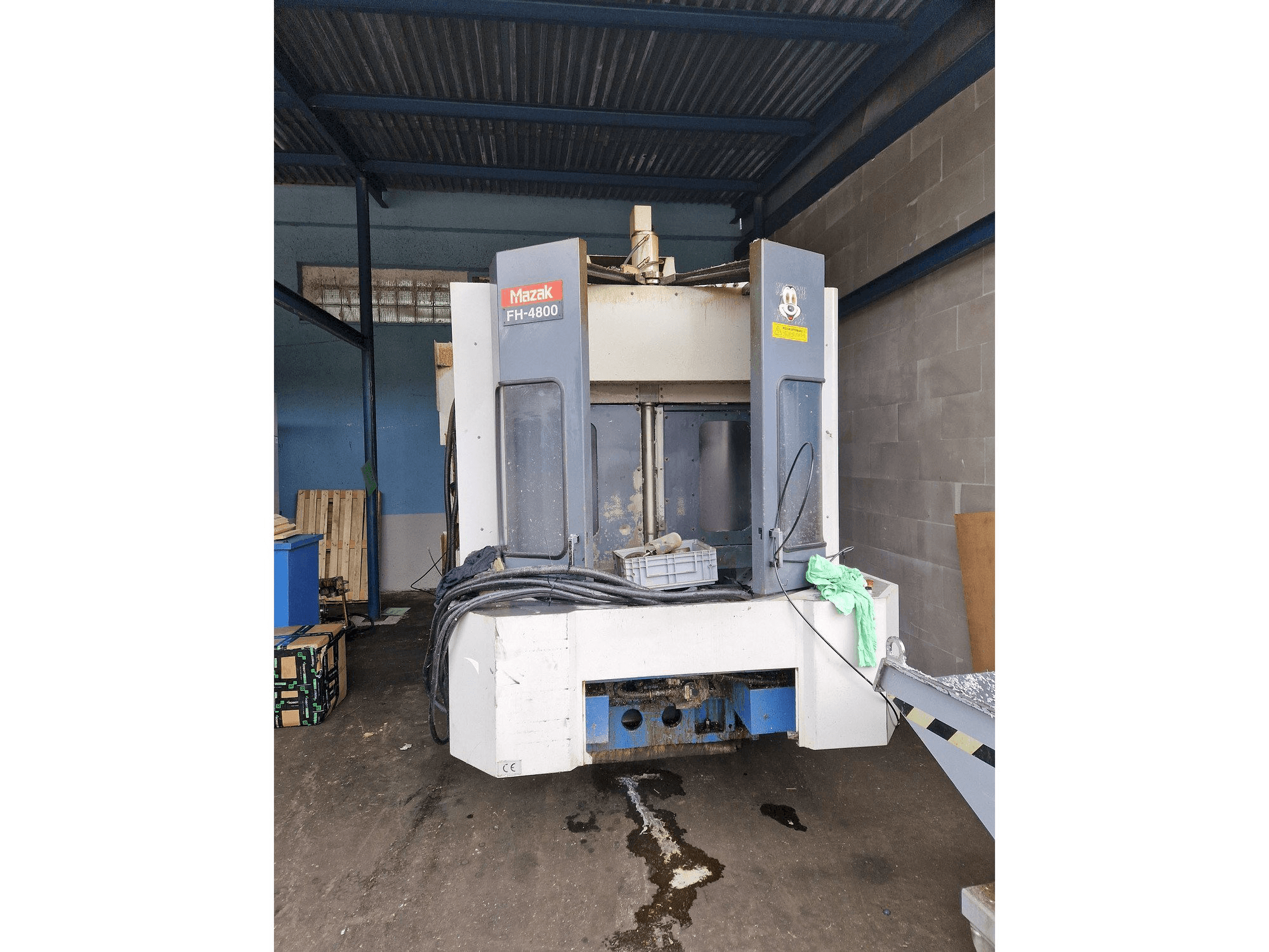 Vista frontale della macchina Mazak FH-4800