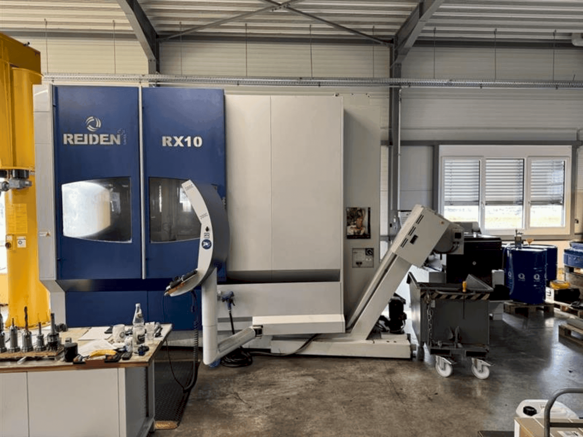 Vista frontale della macchina Reiden RX10 5X