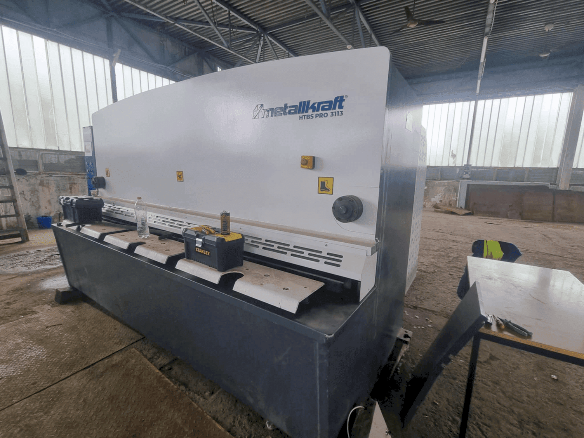 Vista frontale della macchina Metallkraft HTBS PRO 3113