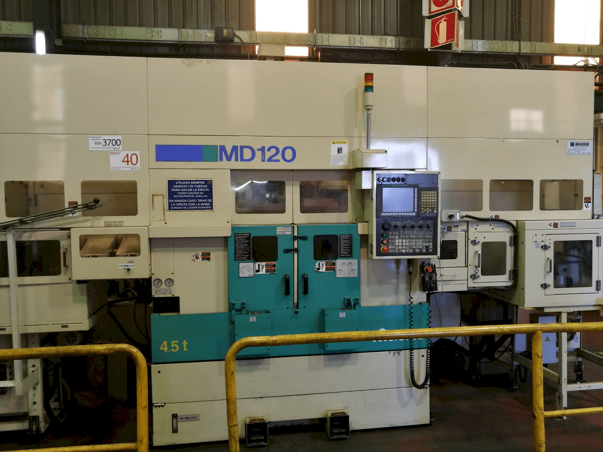 Vista frontale della macchina Muratec MD120