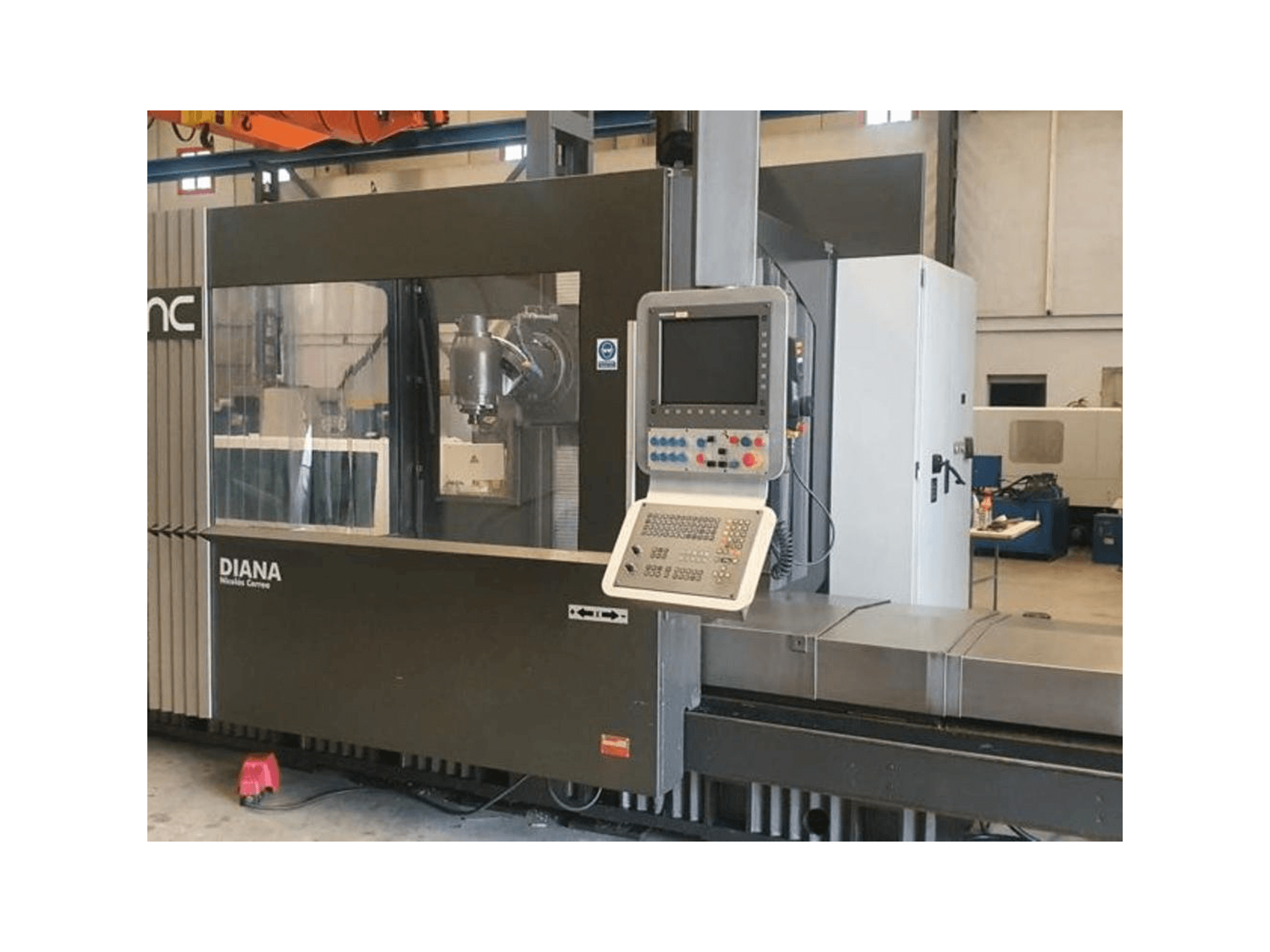 Vista frontale della macchina Nicolas Correa Prisma 20