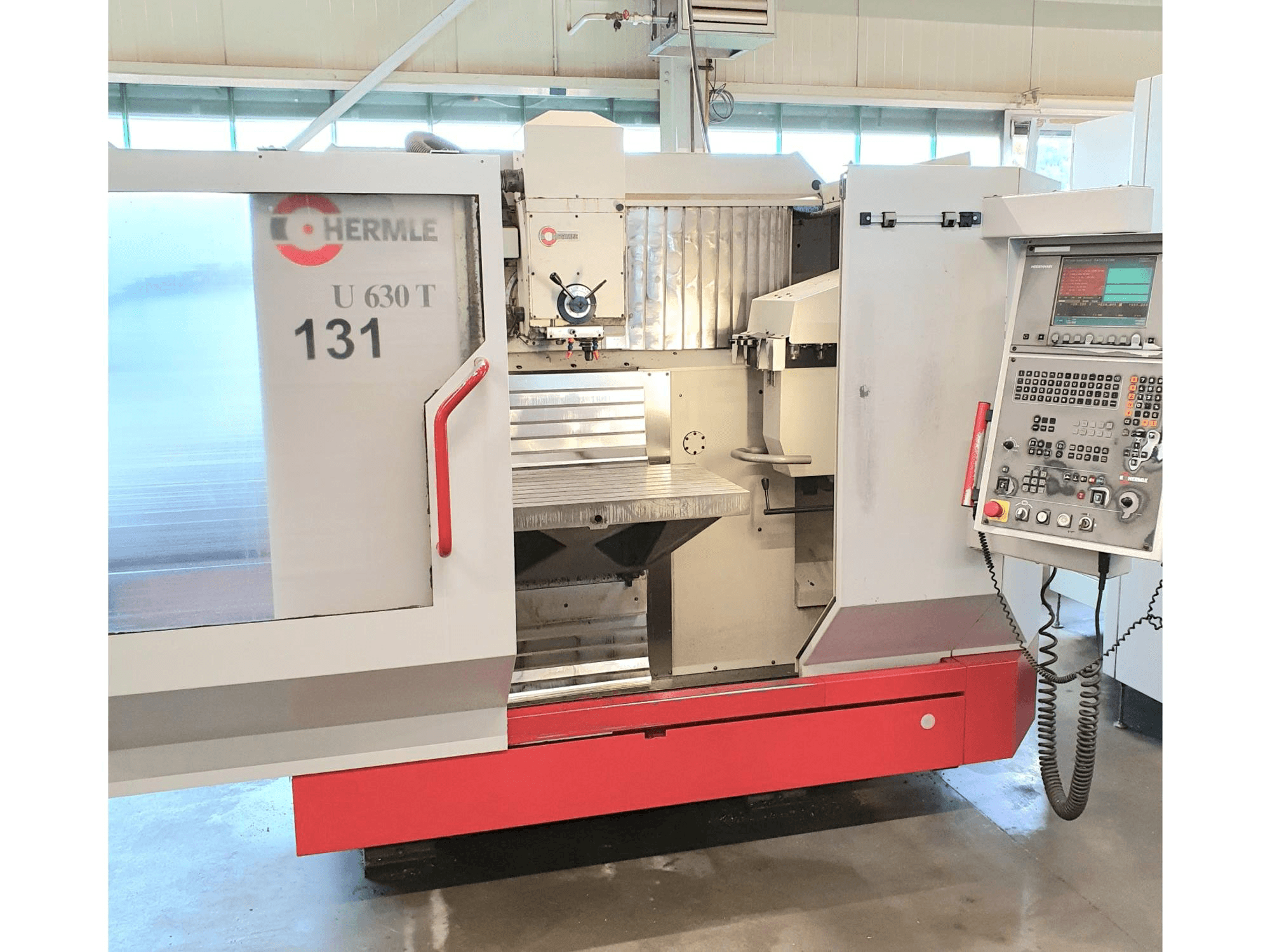 Vista frontale della macchina HERMLE U 630