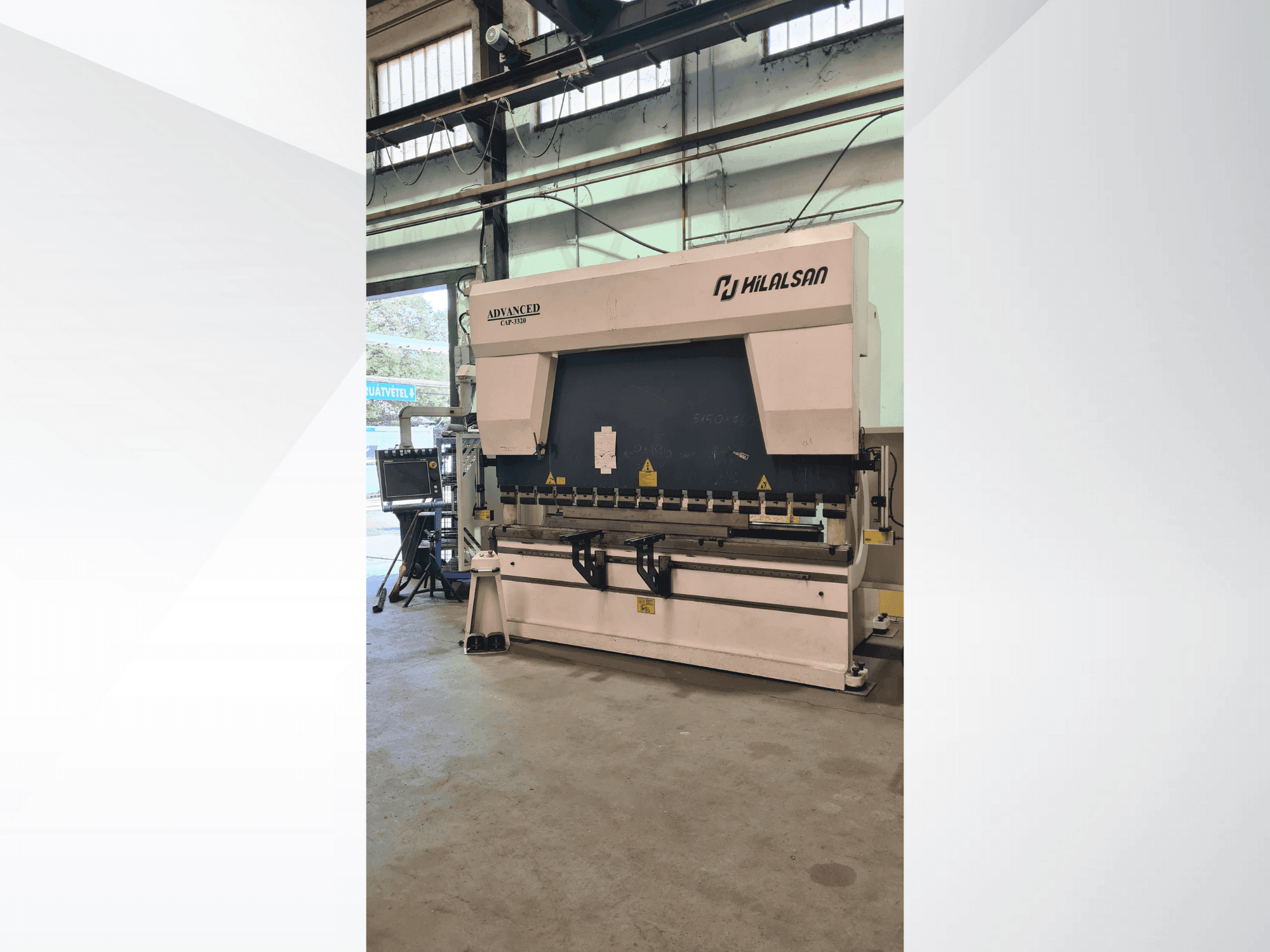 Vista frontale della macchina HILALSAN Advanced Cap 3320