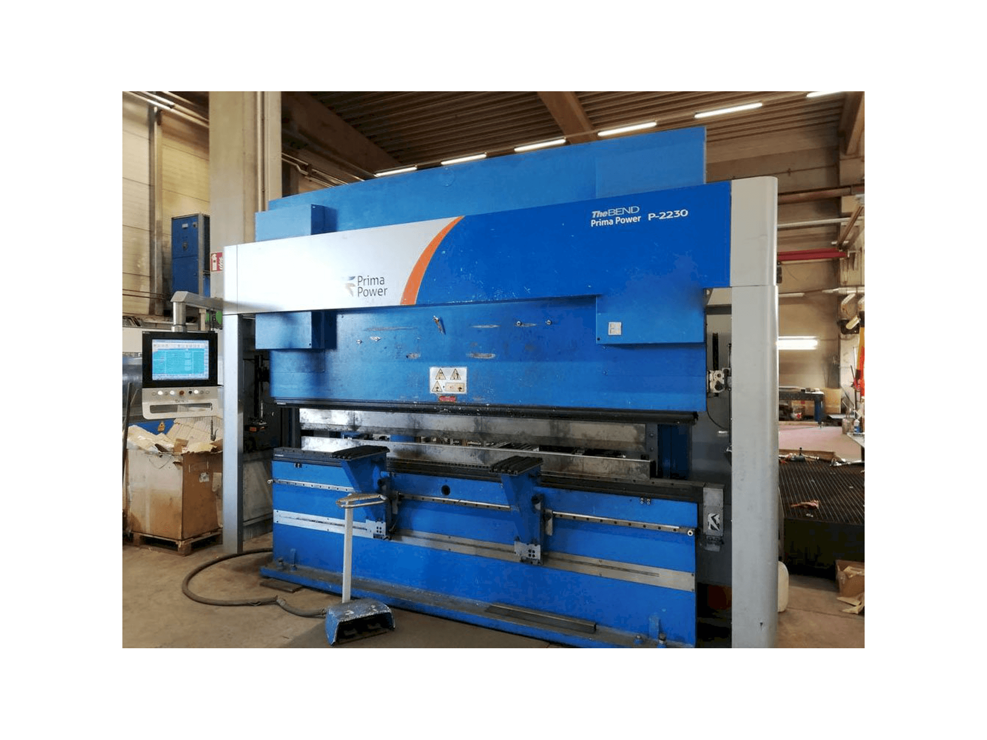 Vista lato destro della macchina Prima Power P-2230