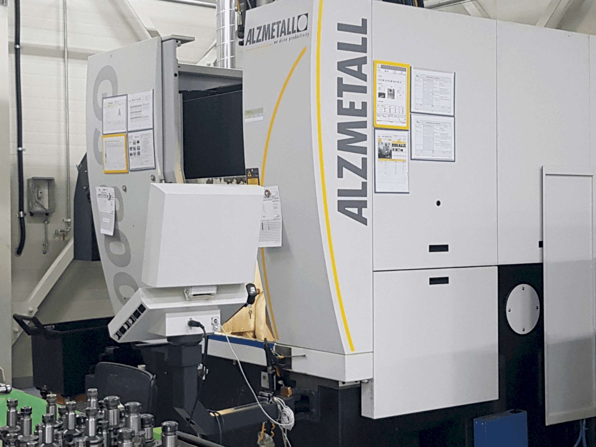 Vista frontale della macchina Alzmetall GS800/5-T