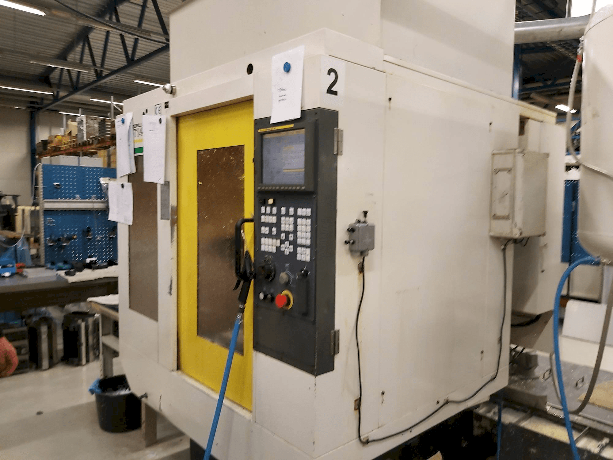 Vista frontale della macchina FANUC Robodrill alfa-T14iB