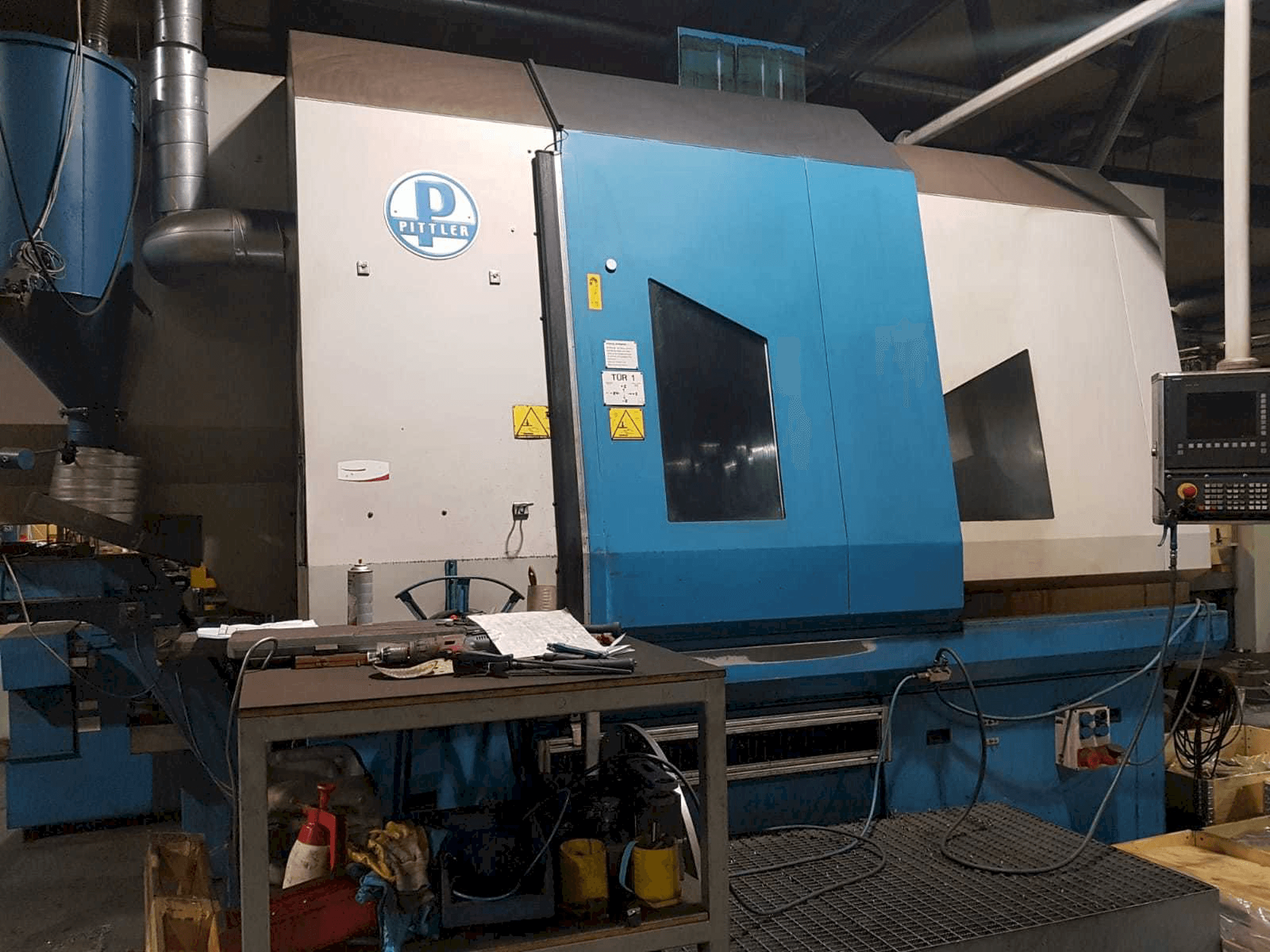 Vista frontale della macchina Pittler PV 1000