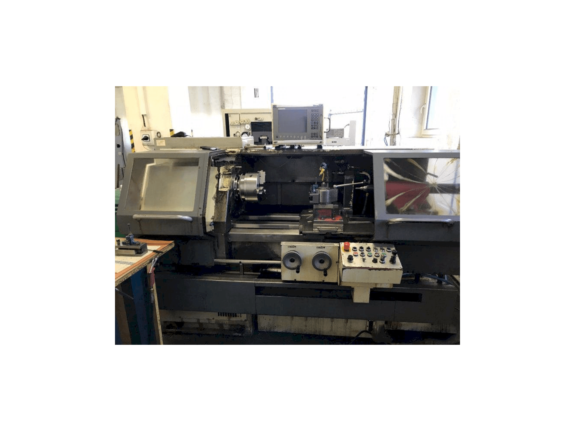 Vista frontale della macchina KOVOSVIT MAS Masturn MT 50/800