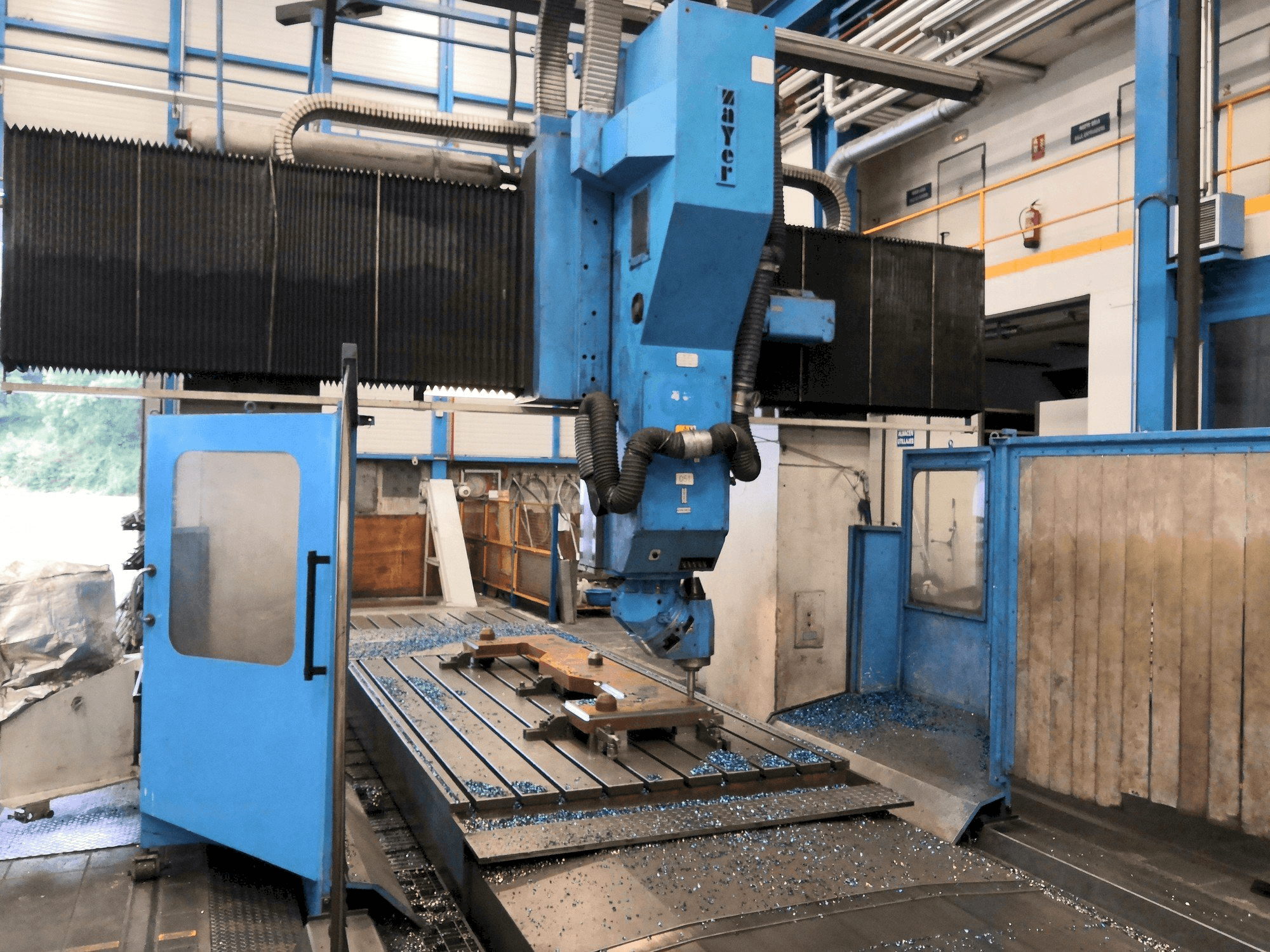 Vista frontale della macchina Zayer KP 6000 AR