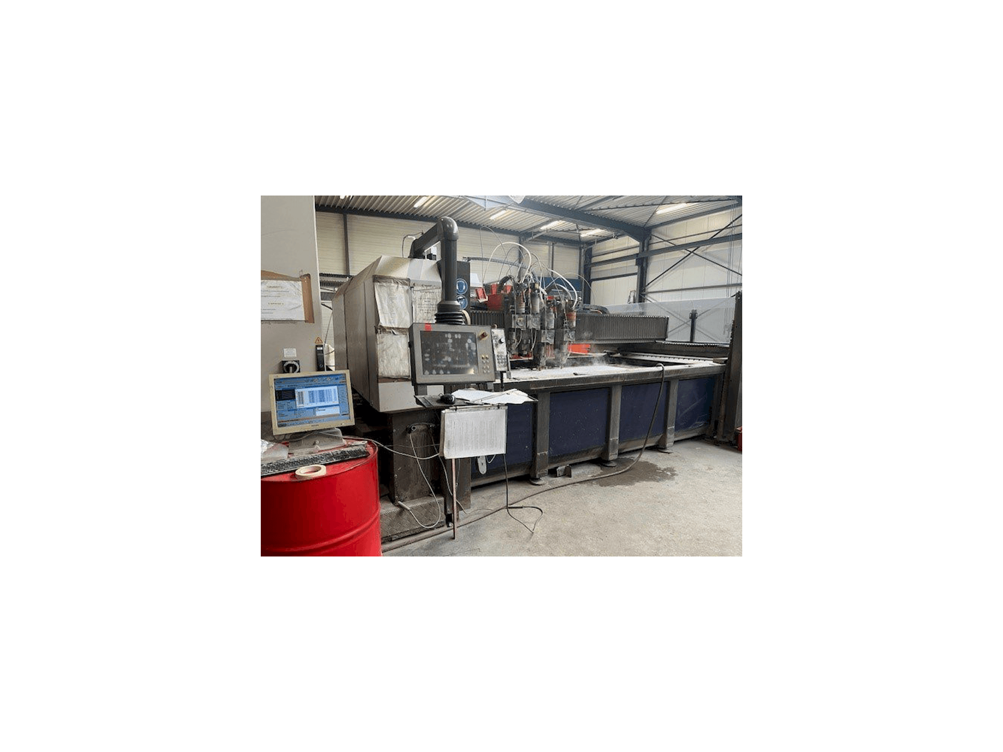 Vista frontale della macchina Bystronic ByJet Pro 3015