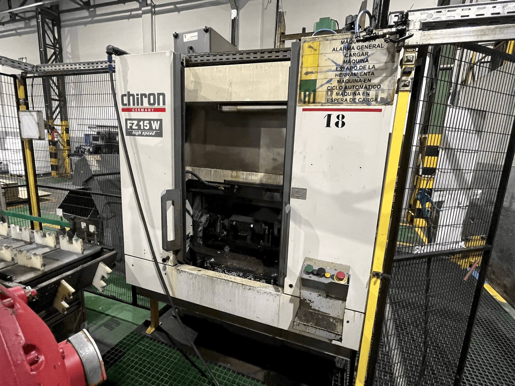 Vista frontale della macchina CHIRON FZ15W