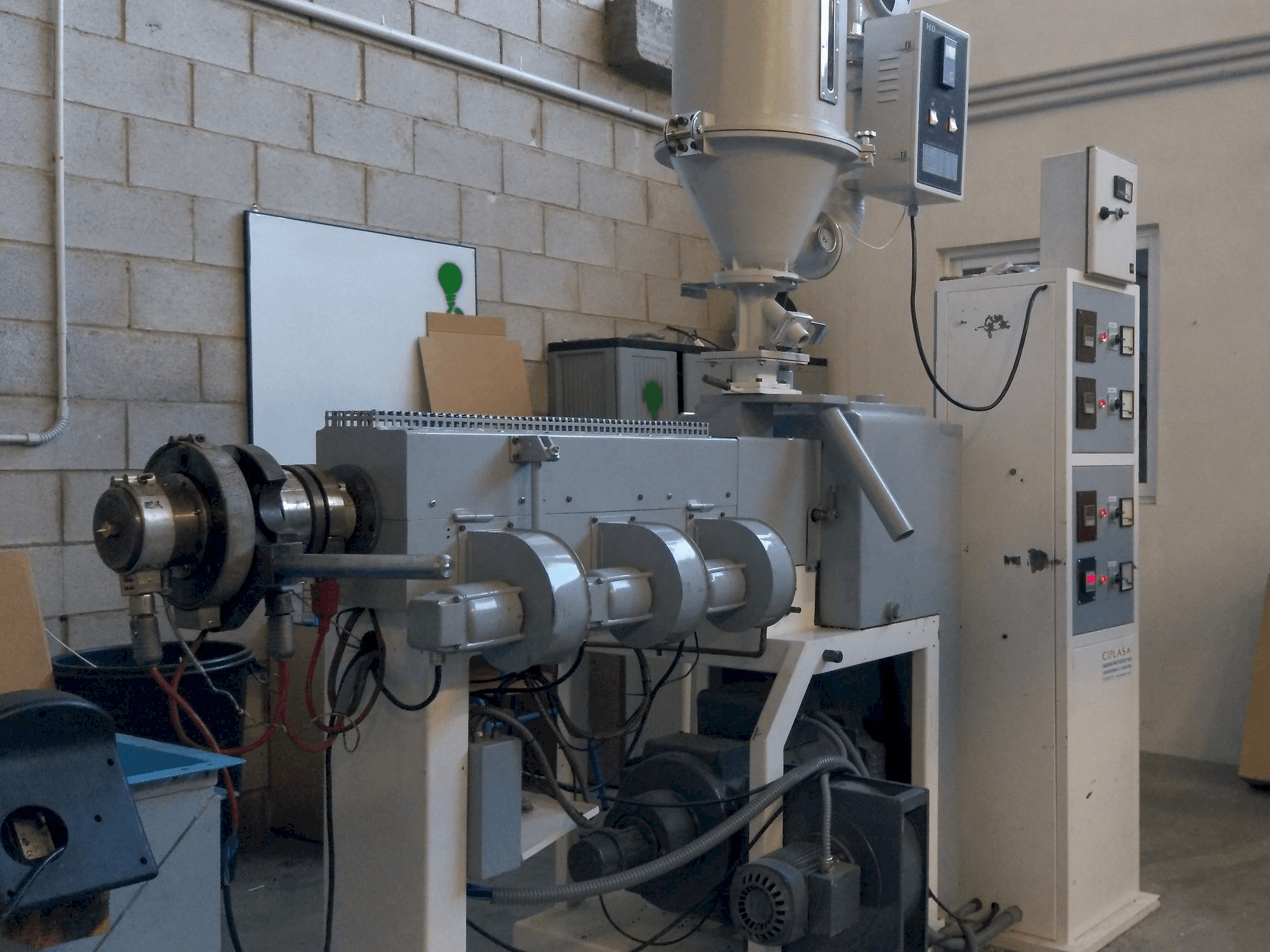 Vista laterale sinistra della macchina Mateu & Solé EX 38