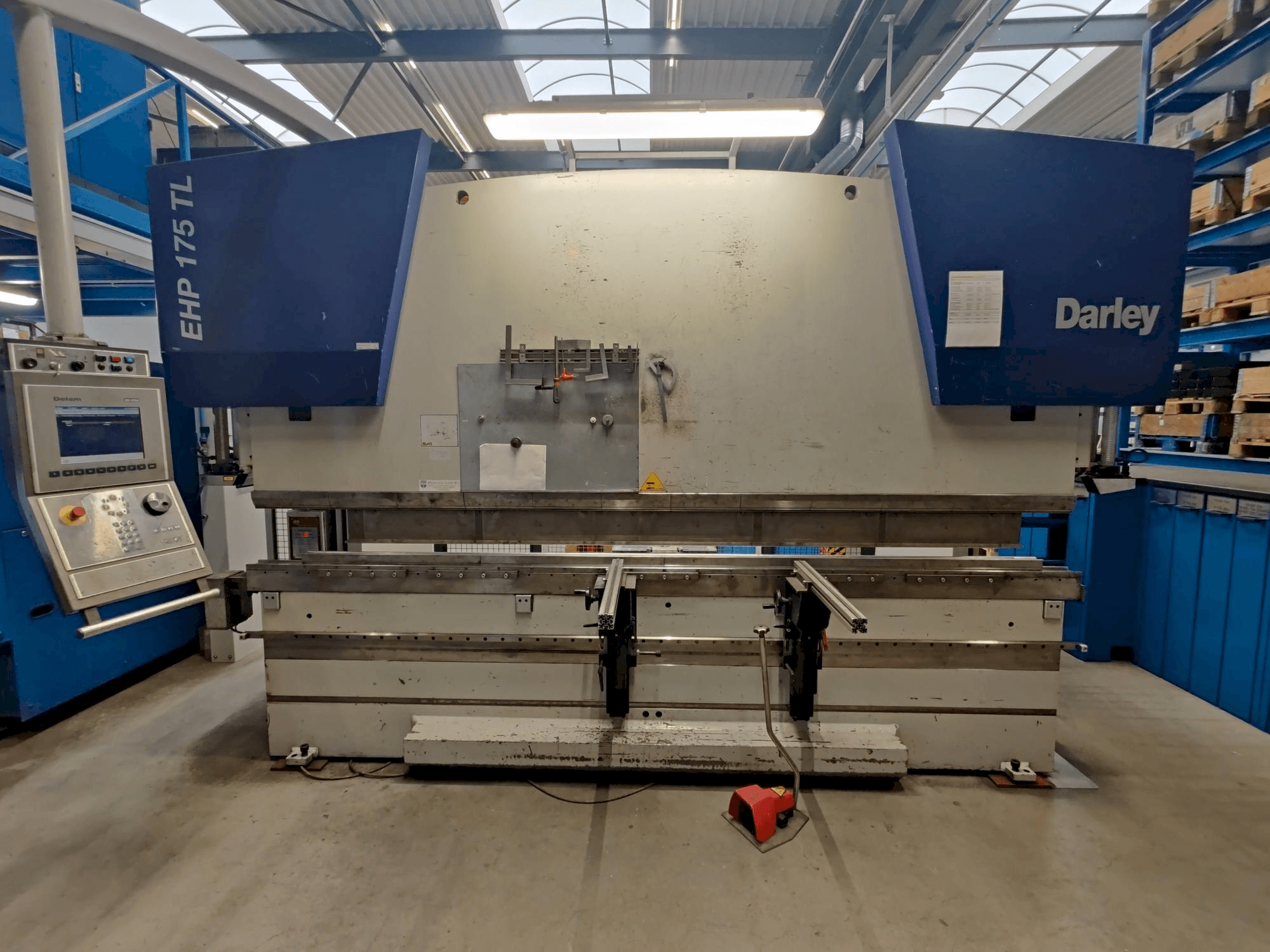 Vista frontale della macchina Darley EHP-LS 175.36/31 T