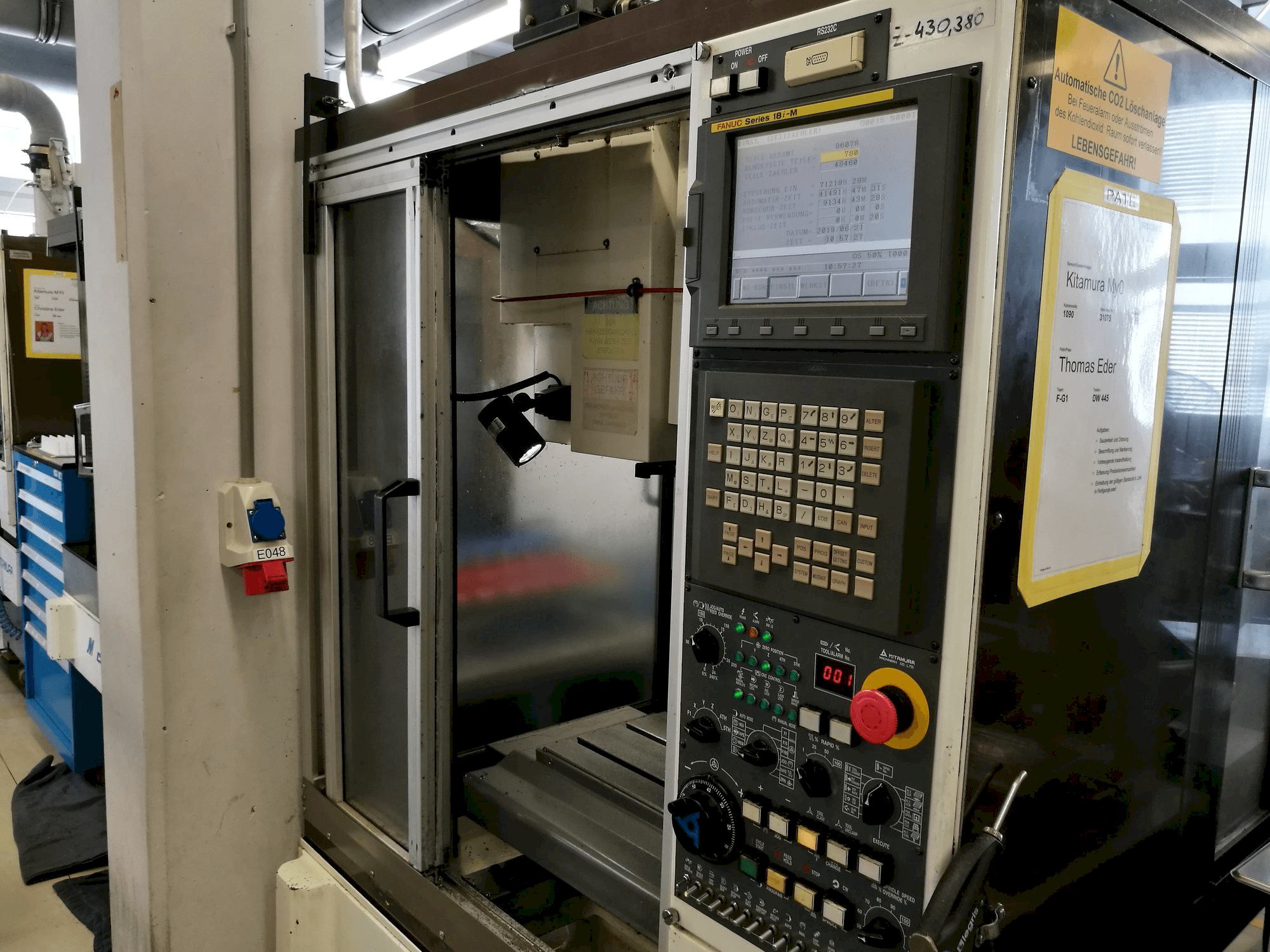 Vista frontale della macchina Kitamura Mycenter-0