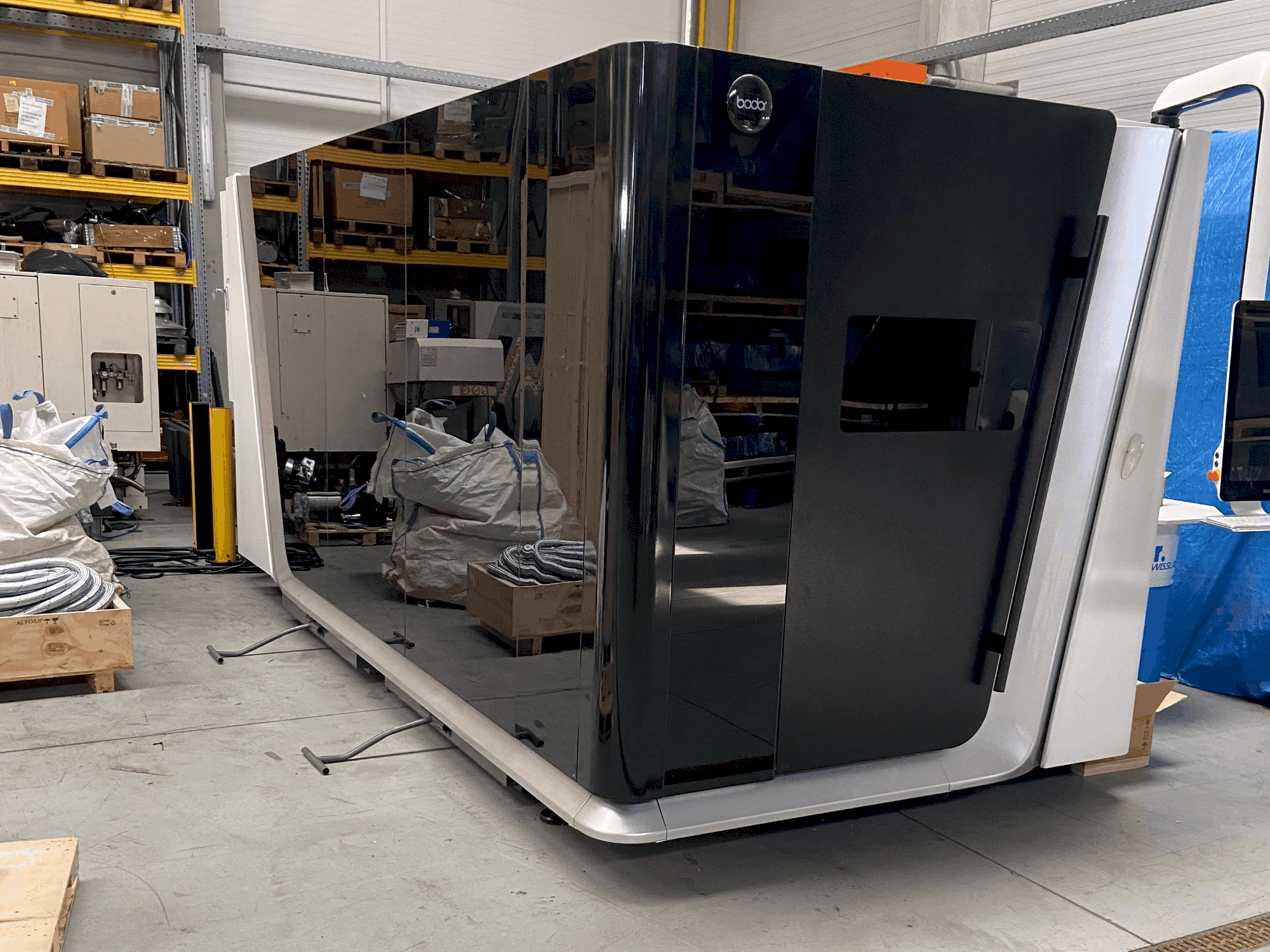 Vista frontale della macchina Bodor C3