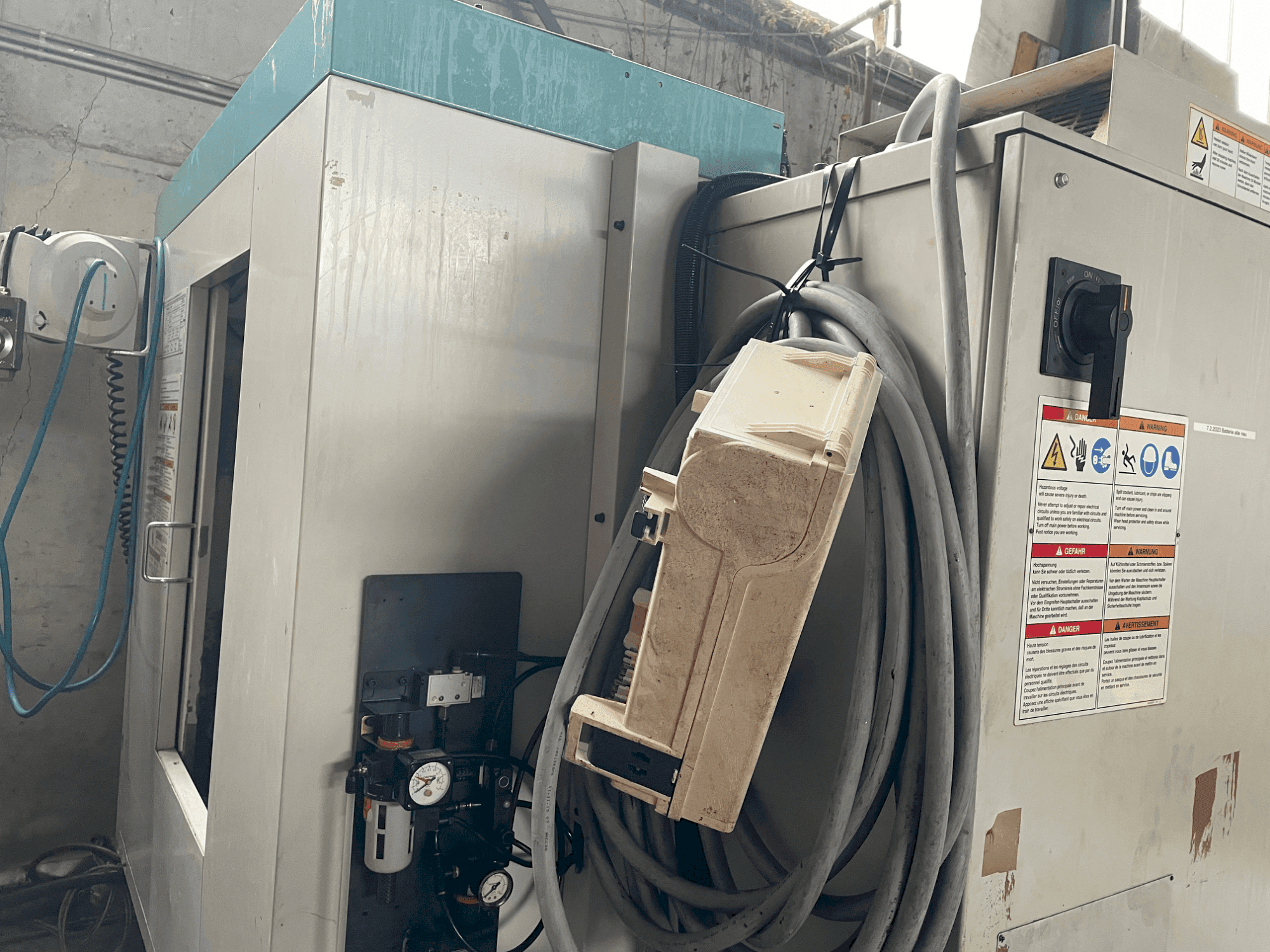 Vista frontale della macchina Brother TC22A (1999)