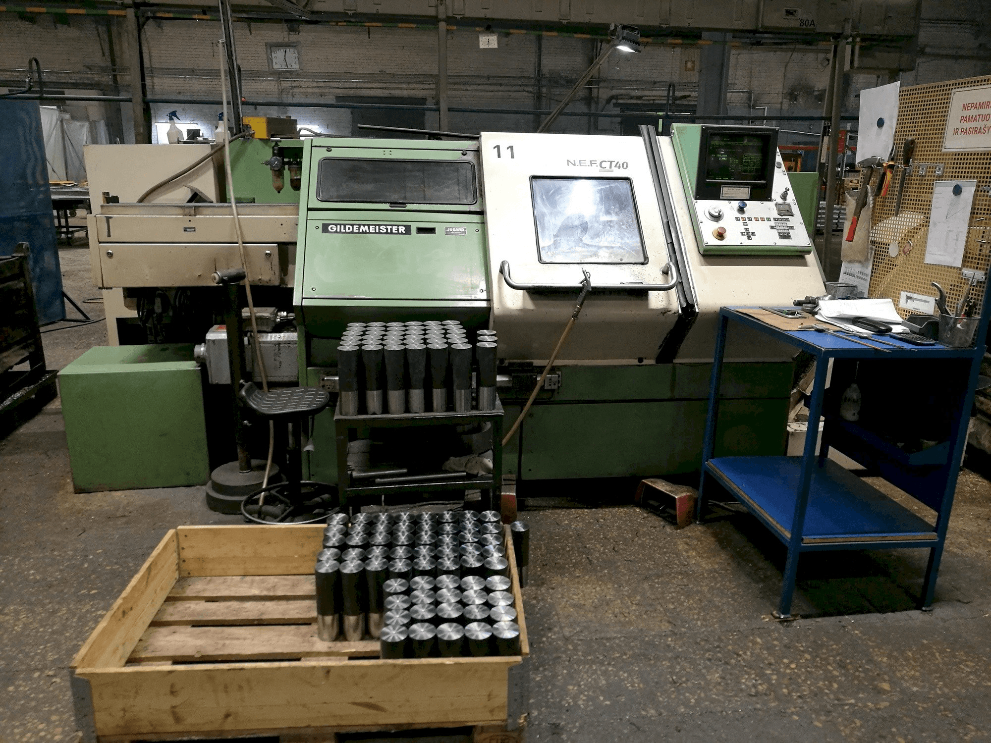 Vista frontale della macchina Gildemeister NEF CT 40