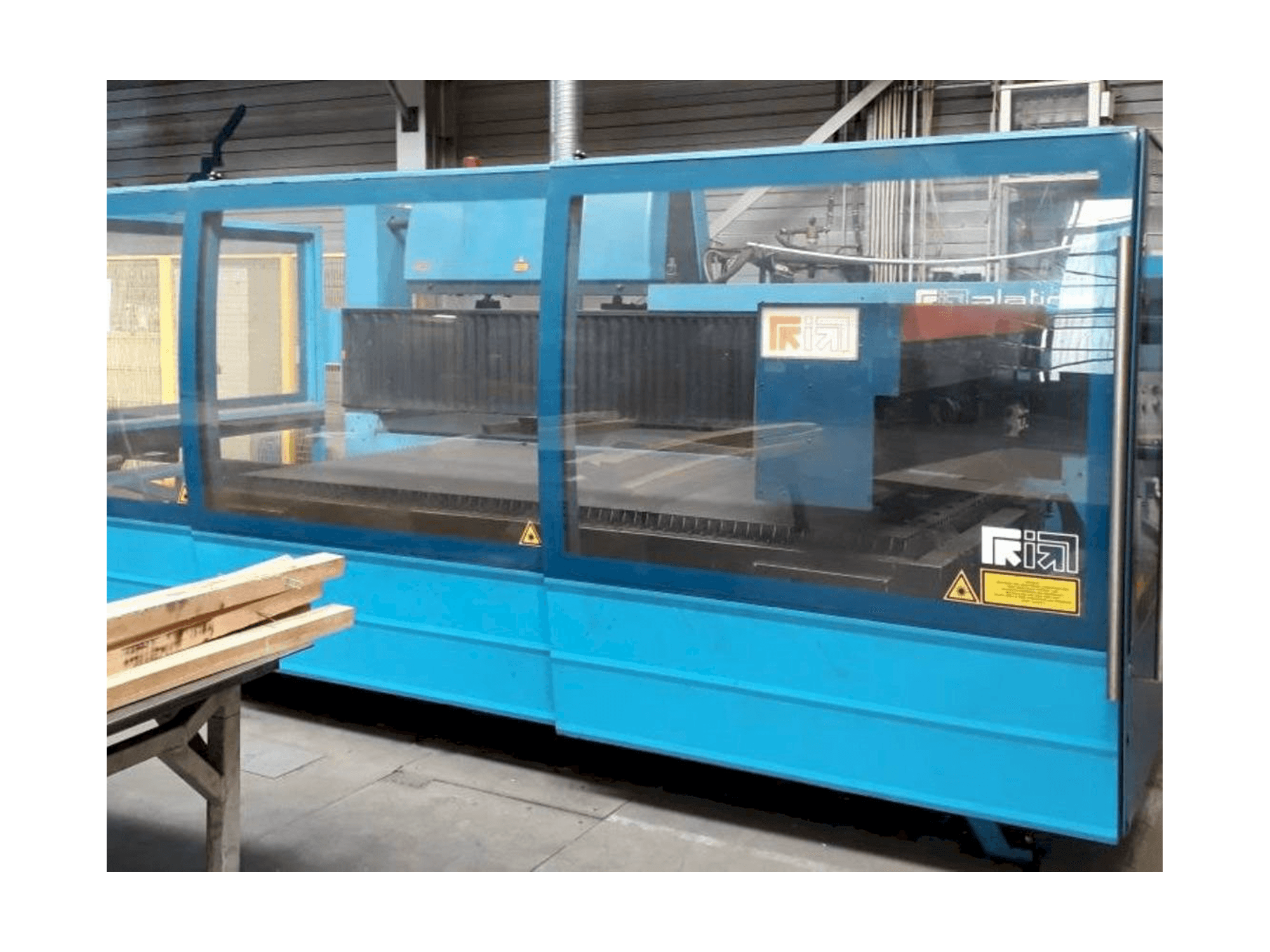 Vista frontale della macchina Prima Industrie Platino 1530