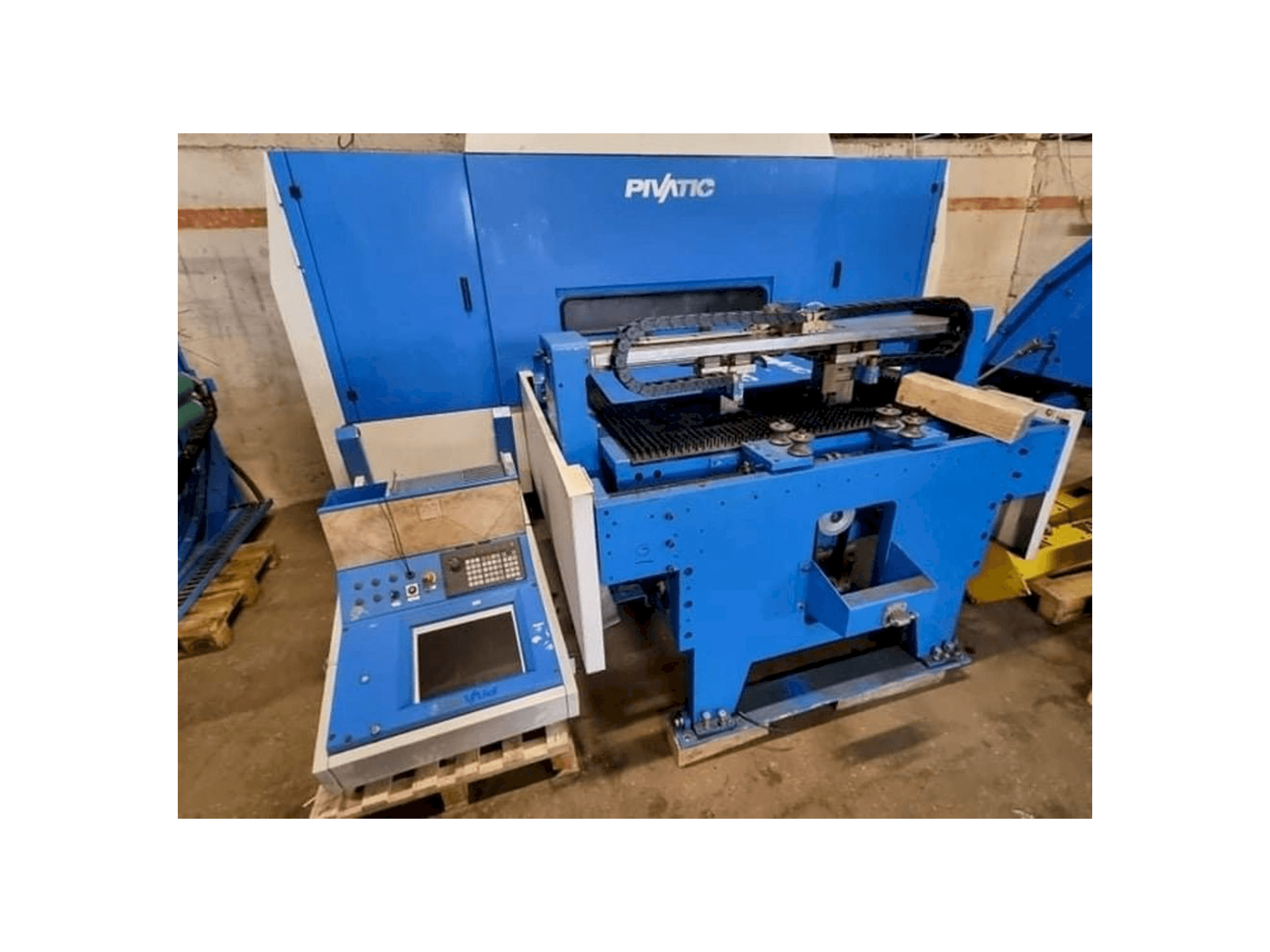 Vista frontale della macchina Pivatic PCC125