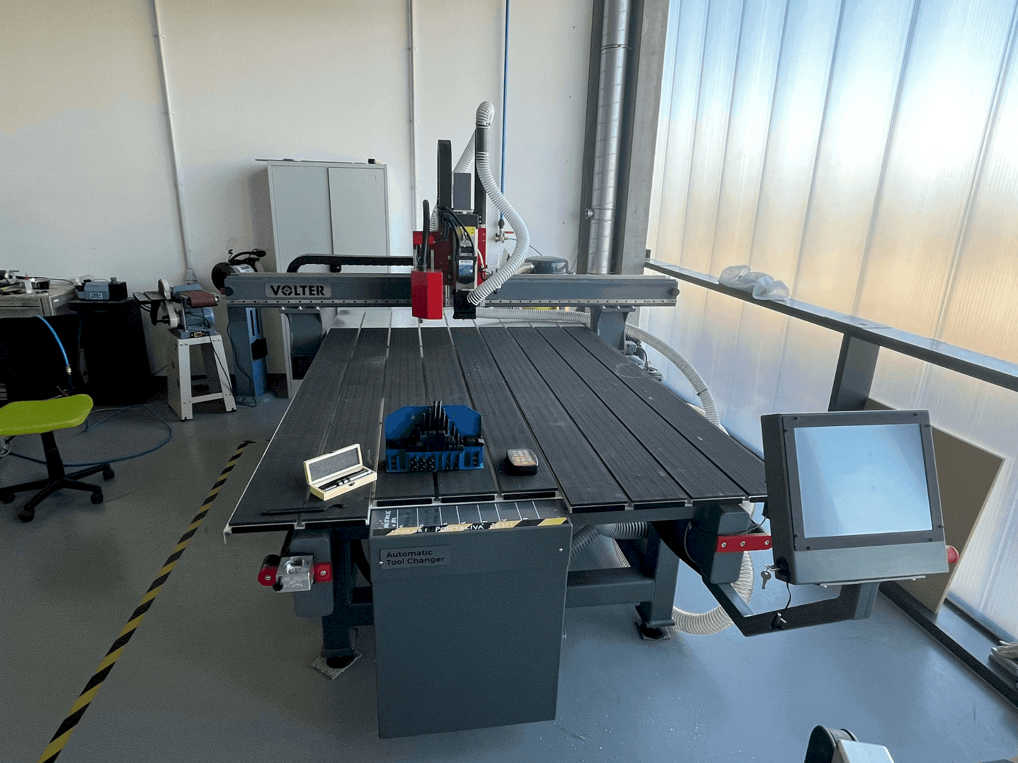 Vista frontale della macchina VOLTER L2016