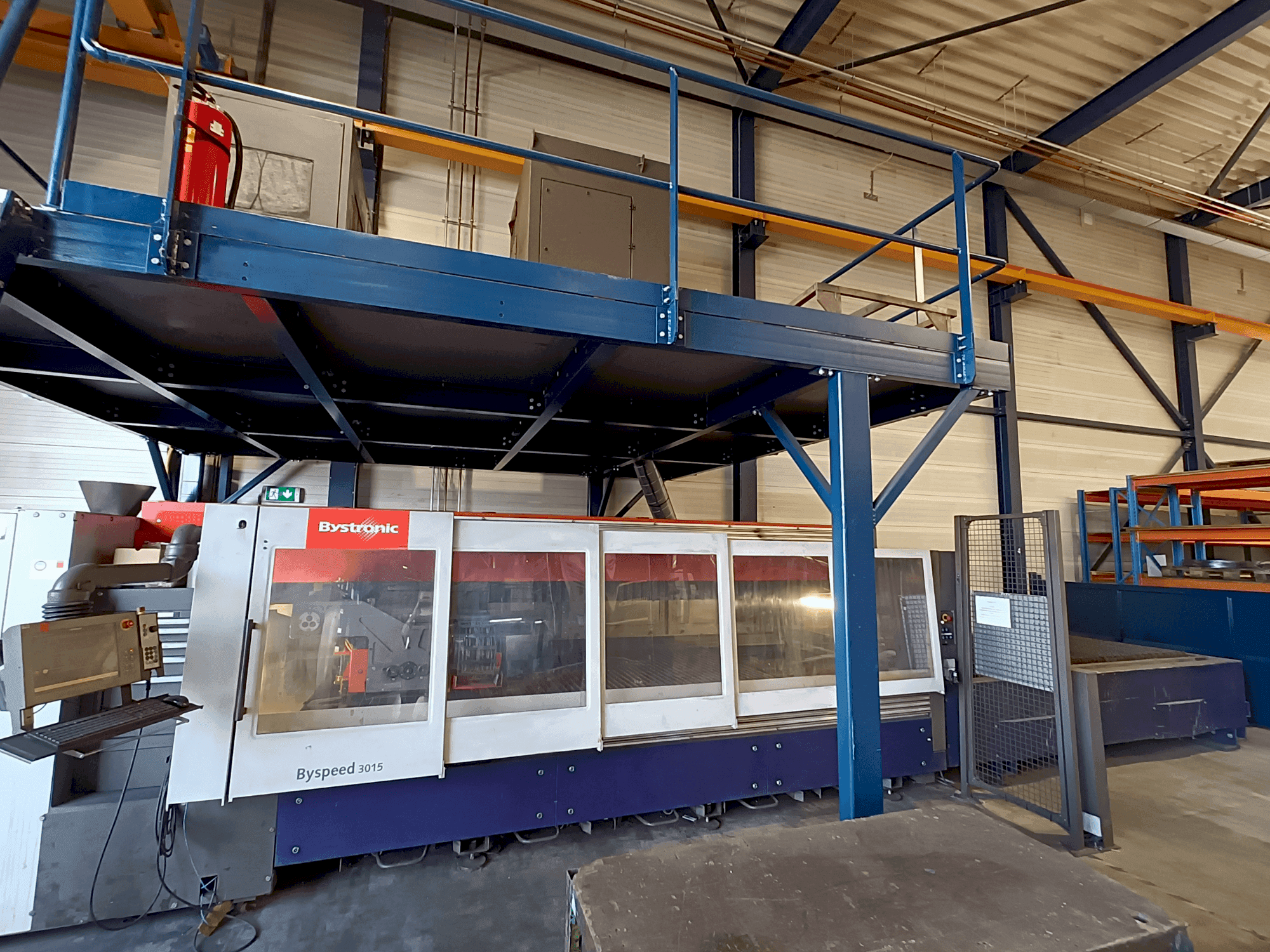 Vista frontale della macchina Bystronic BySpeed 3015