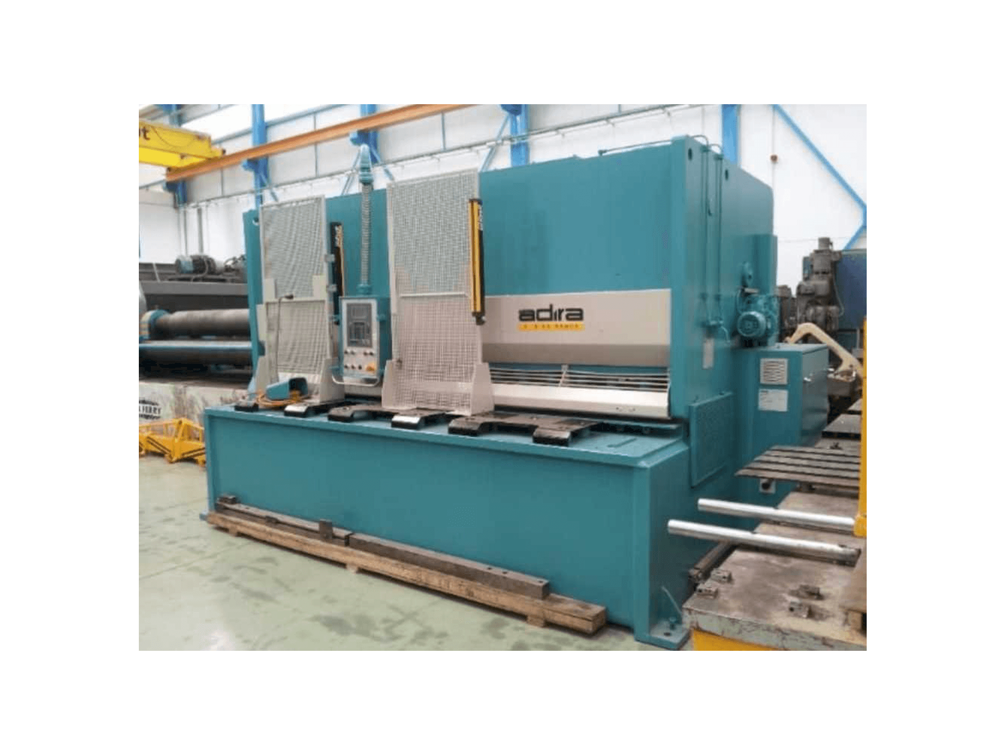 Vista frontale della macchina ADIRA GVX 2030