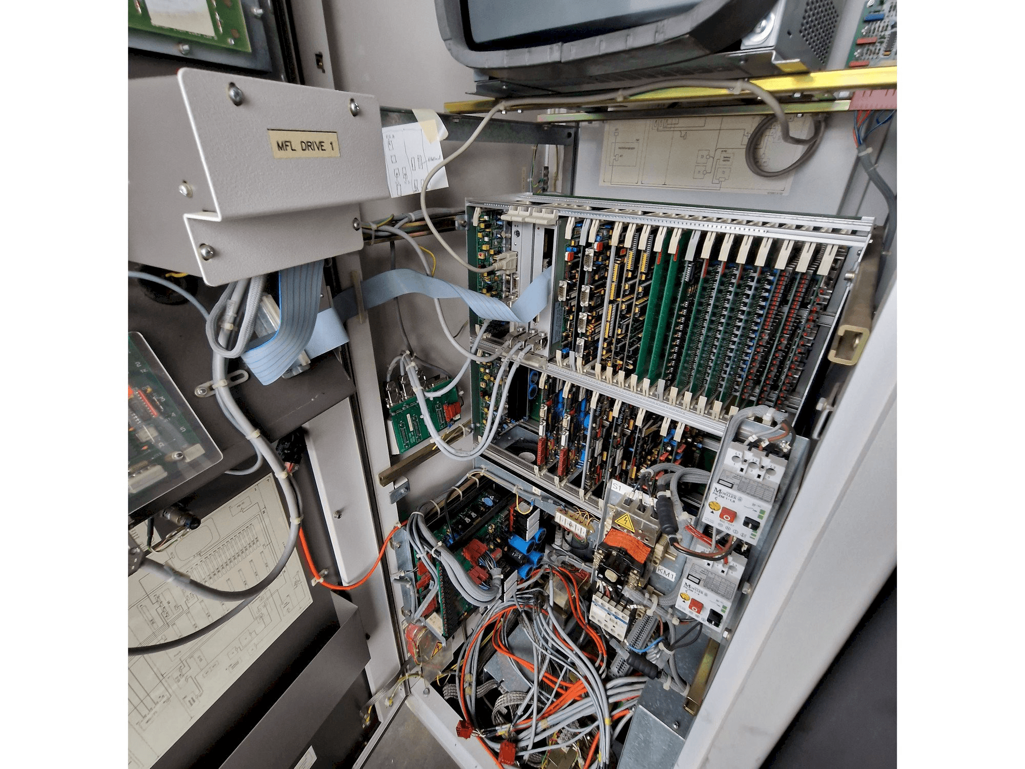 Vista posteriore della macchina AGIE AGIECUT 150 HSS