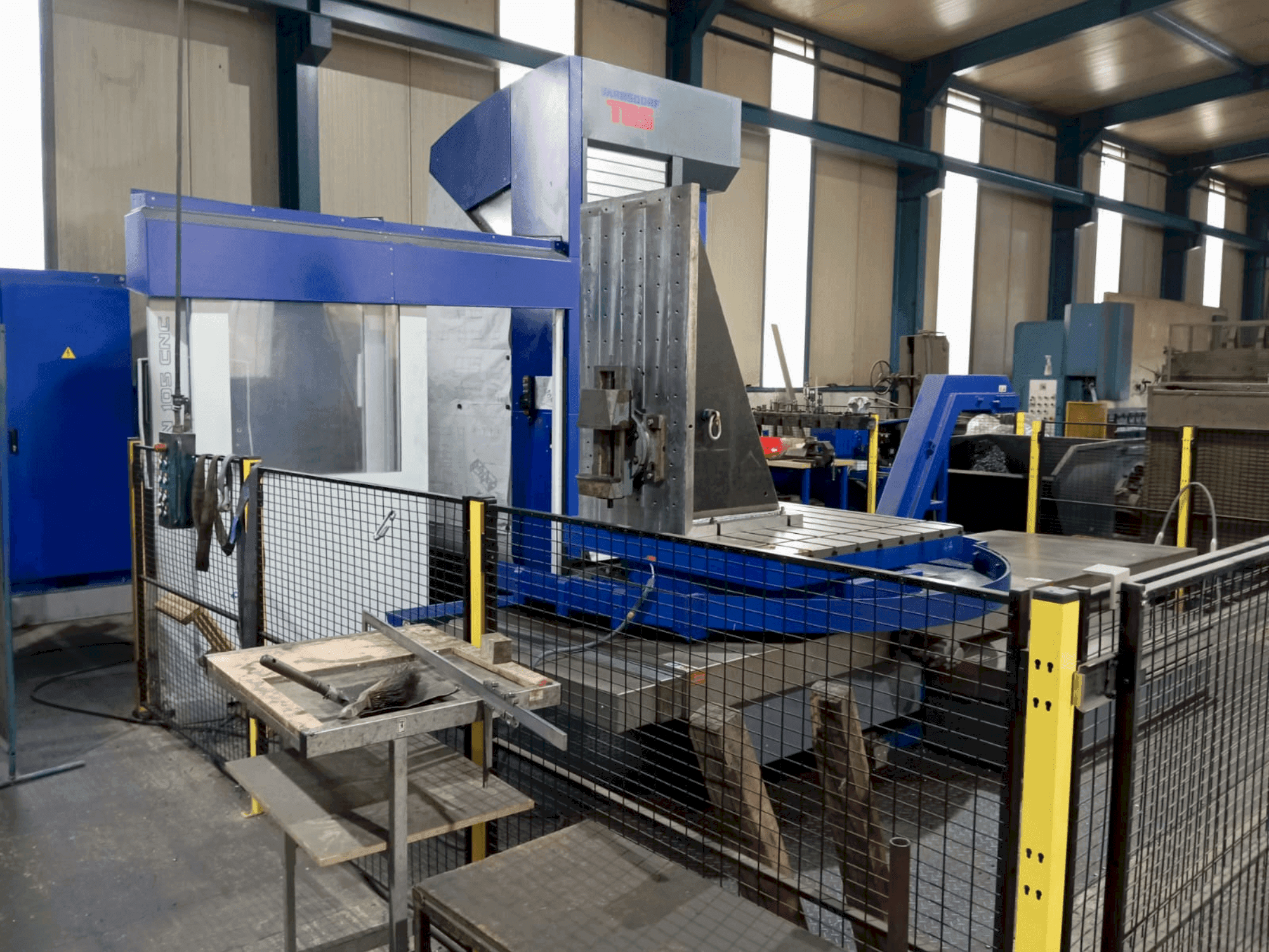 Vista frontale della macchina TOS Vansdorf WHQ 105