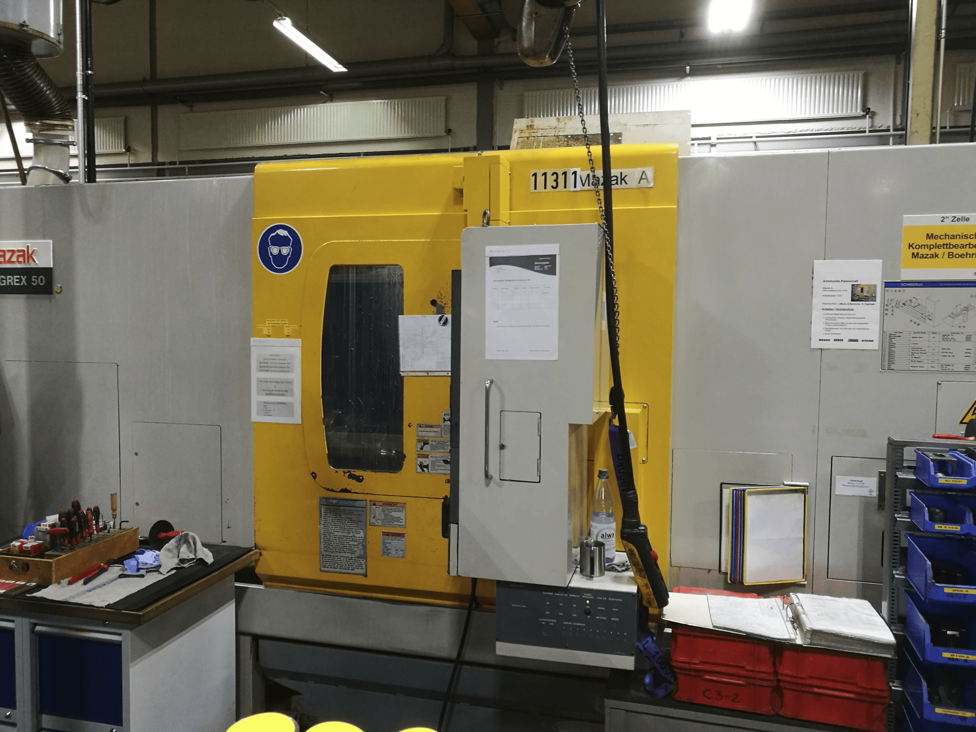 Vista frontale della macchina Mazak INTEGREX 50 Y