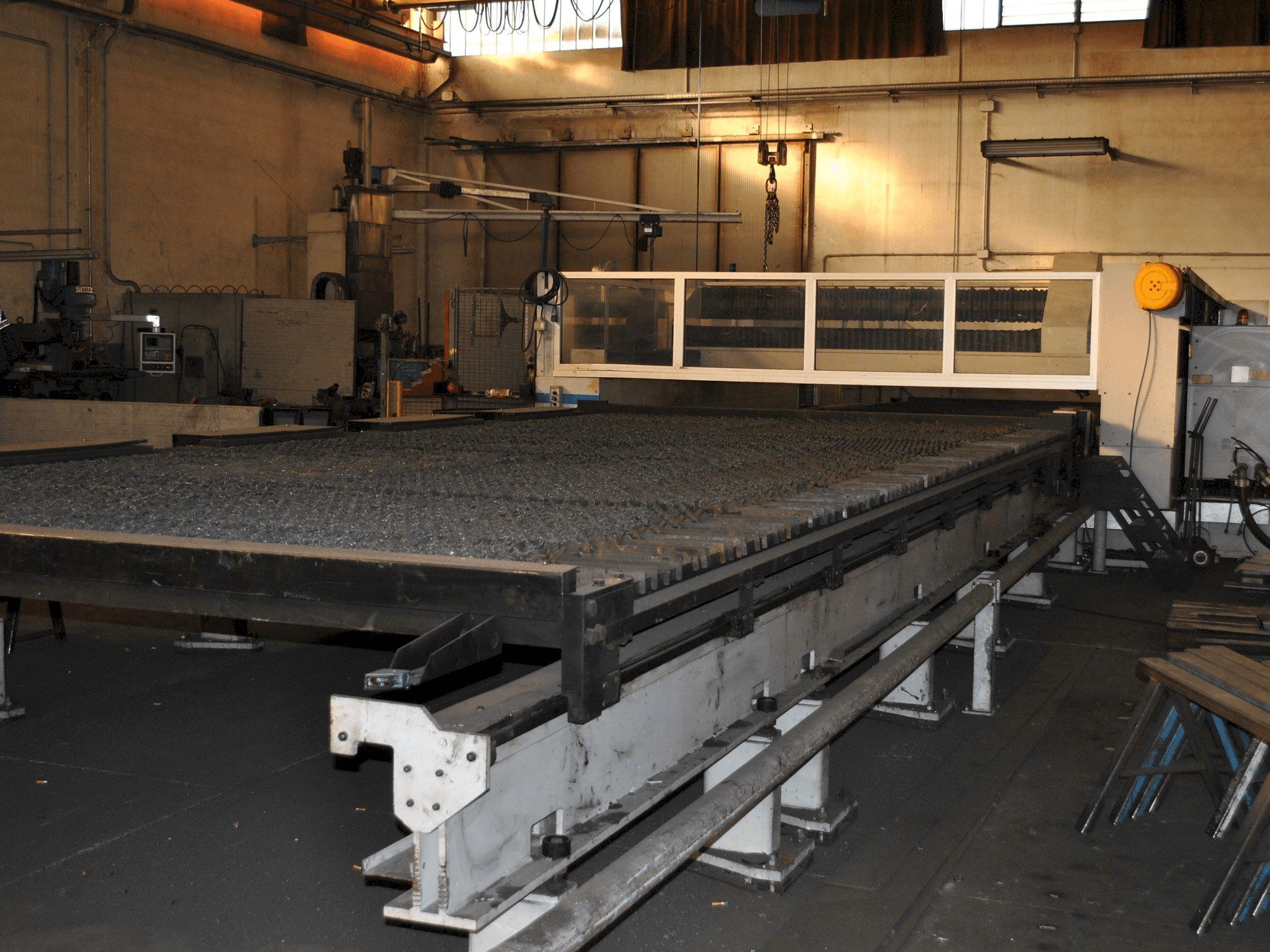 Vista frontale della macchina LVD IMPULS 8031