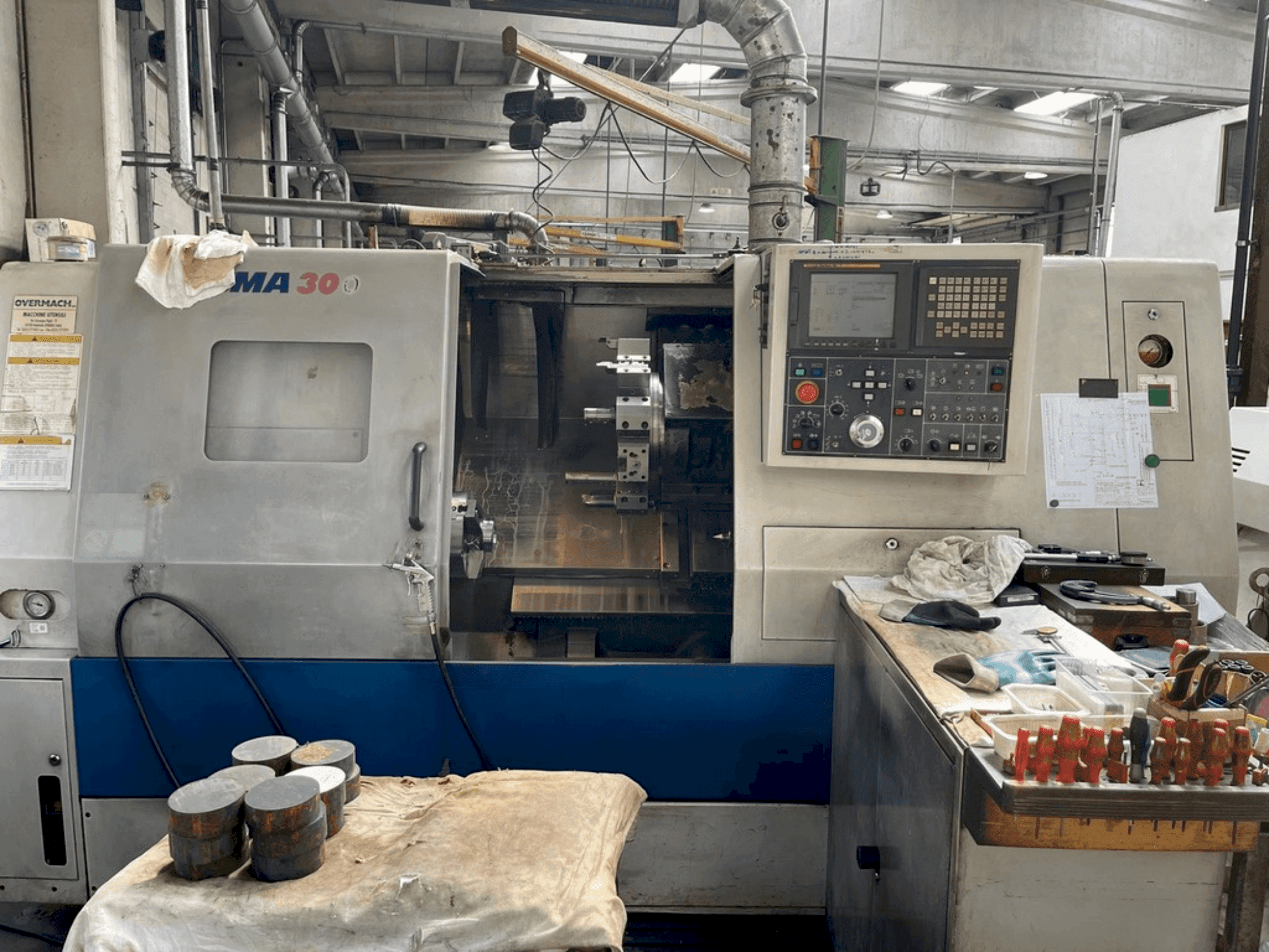 Vista frontale della macchina DAEWOO PUMA 300B