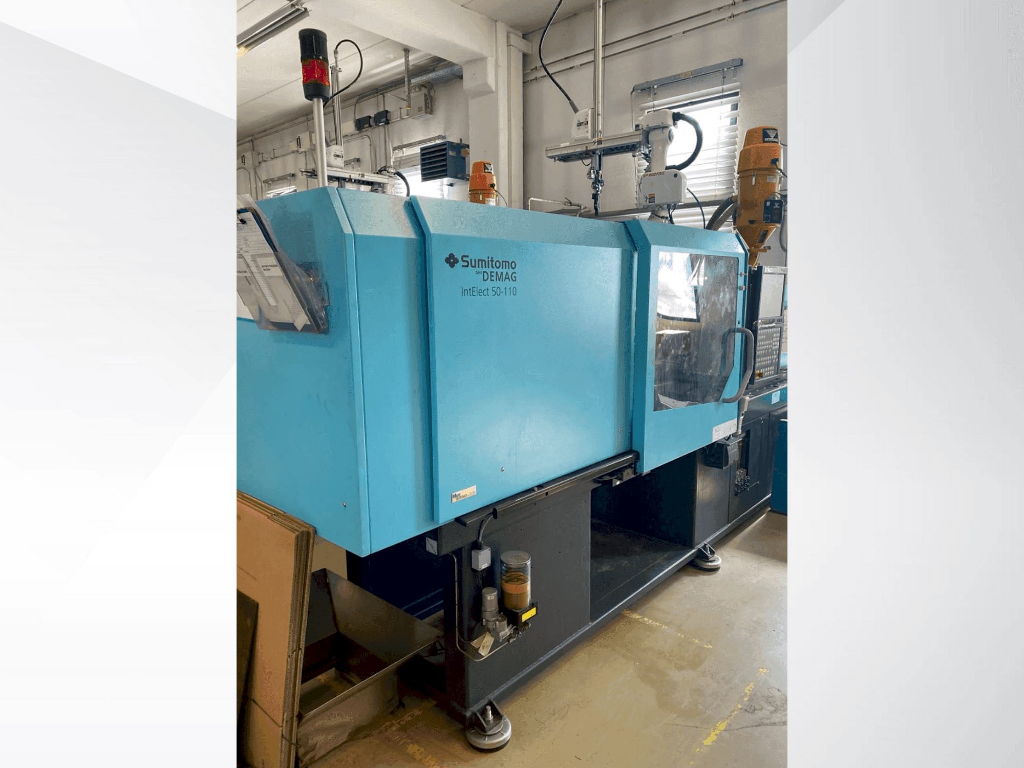 Vista frontale della macchina DEMAG IntElect 50/370-110