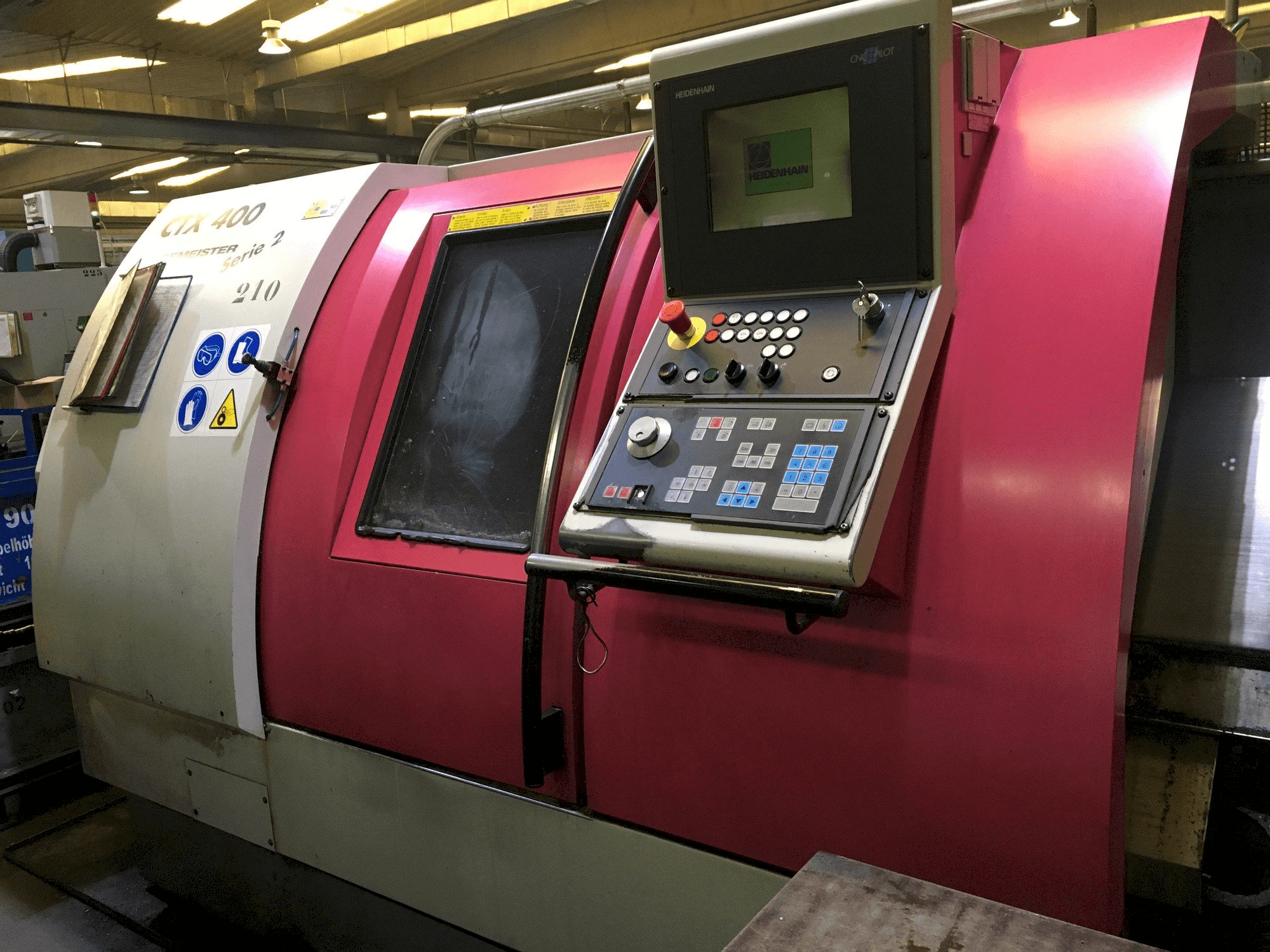 Vista frontale della macchina Gildemeister CTX-400 S2