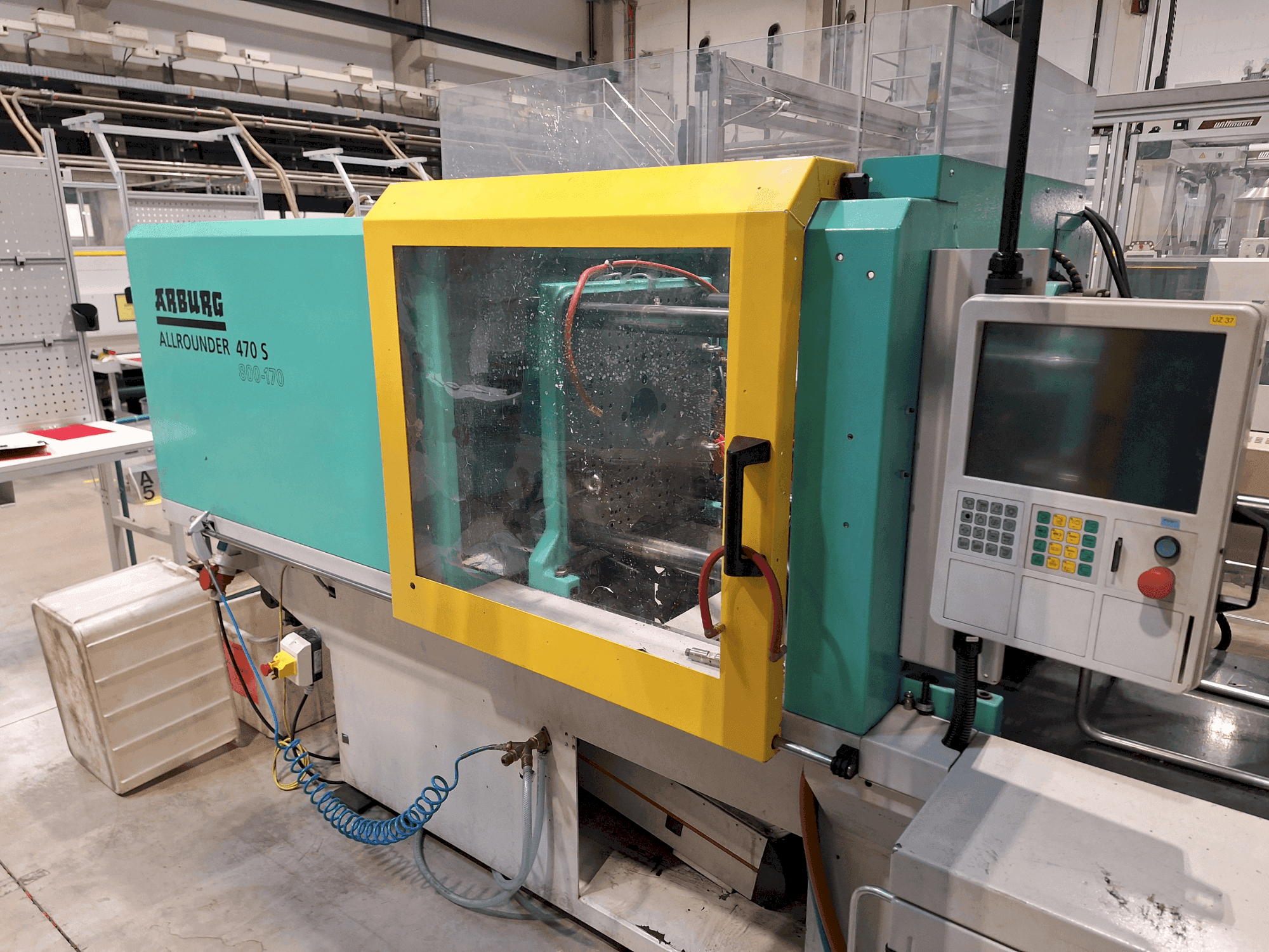 Vista frontale della macchina Arburg 470 S 800-170