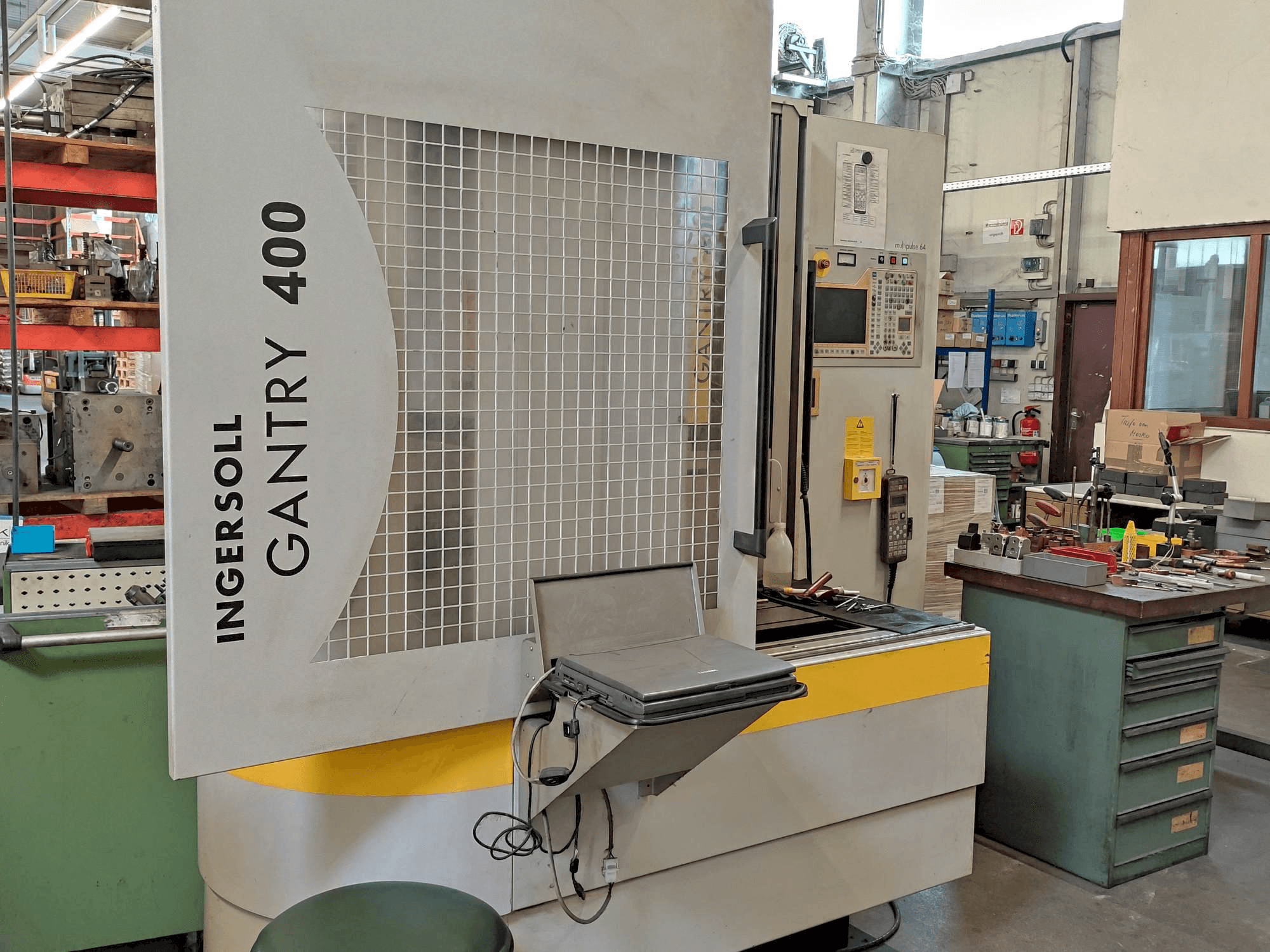 Vista frontale della macchina INGERSOLL GANTRY 400