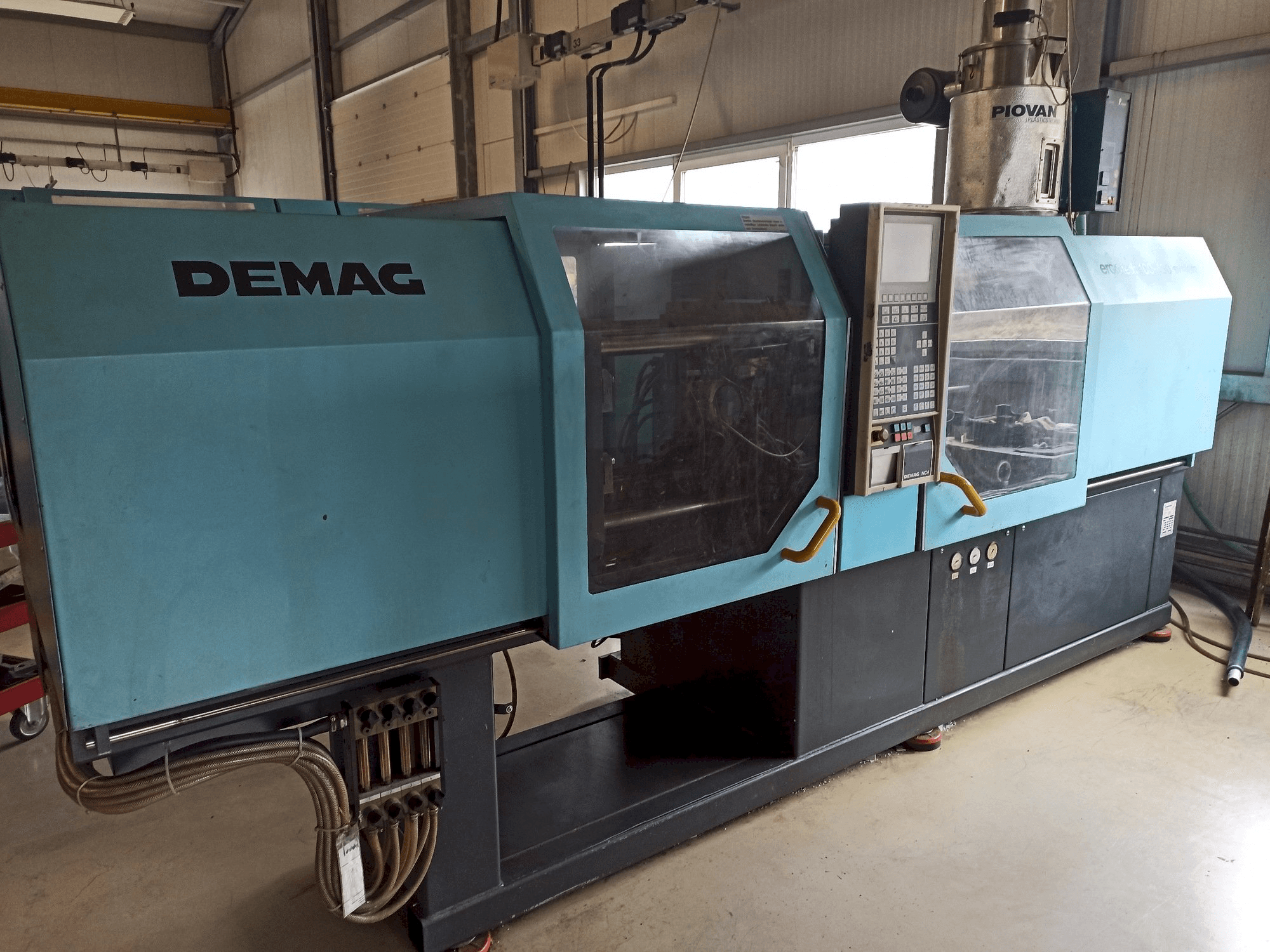 Vista laterale sinistra della macchina DEMAG Ergotech 150-610 Compact