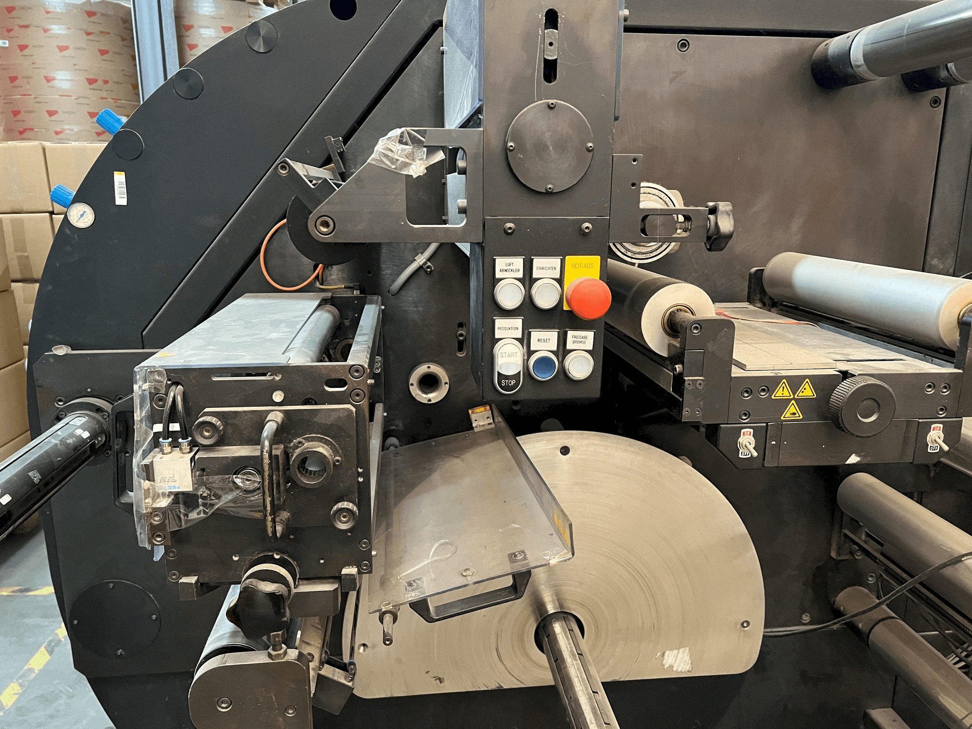 Vista frontale della macchina FLEXOR 380B