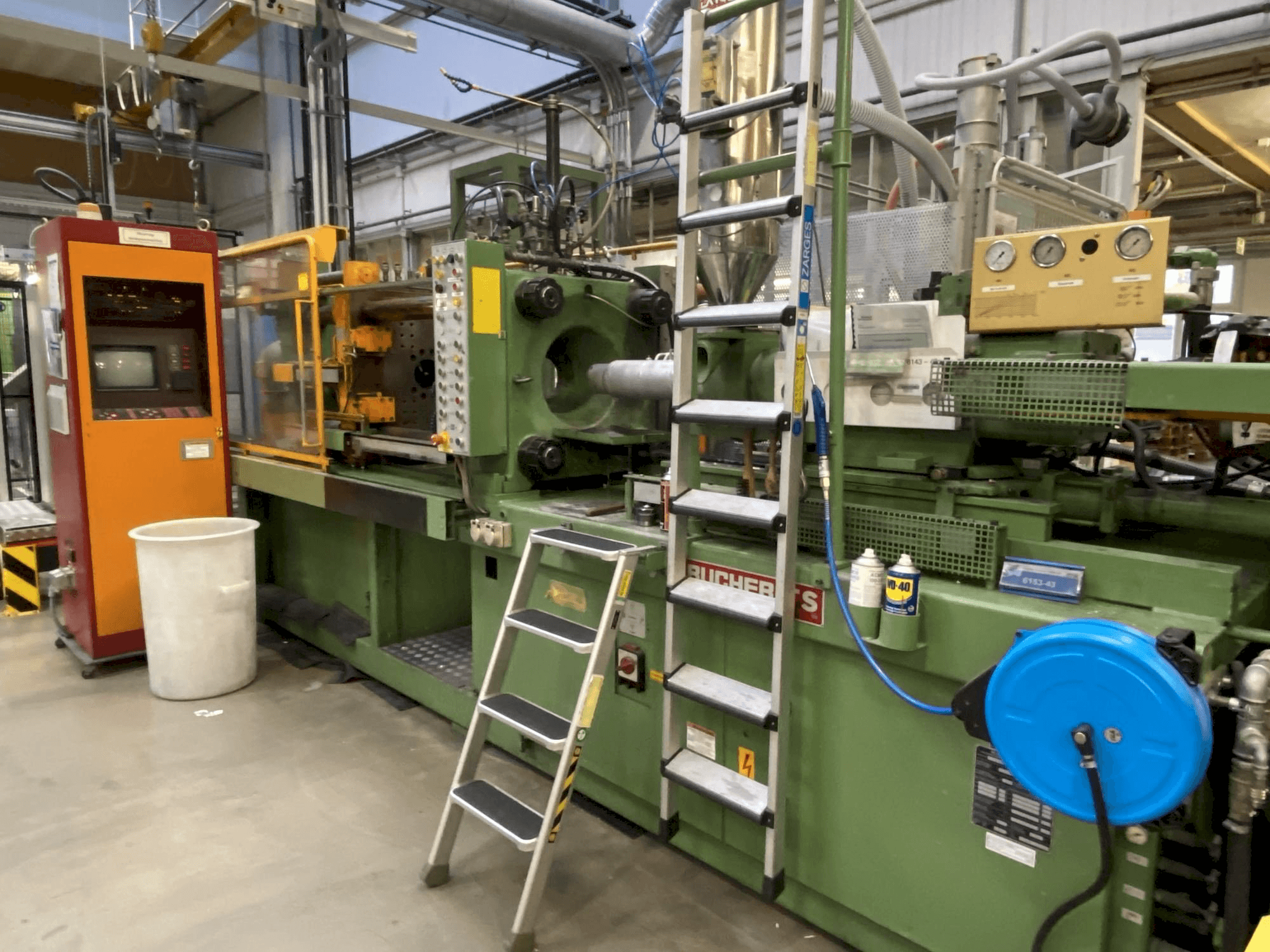 Vista frontale della macchina Bucher TS 120 / S 500 / CNC