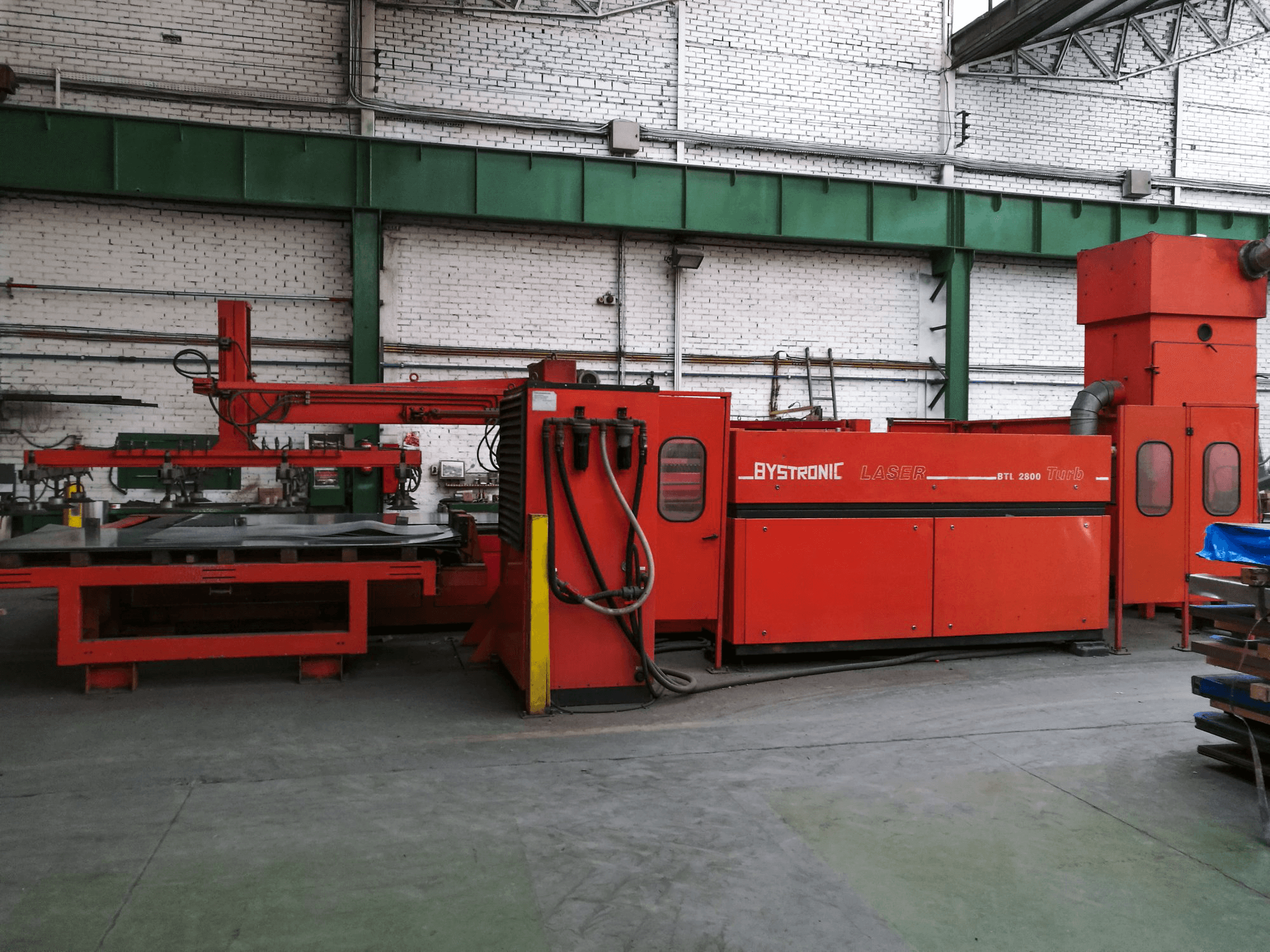 Vista frontale della macchina Bystronic Bystar 3015 BTL 2800