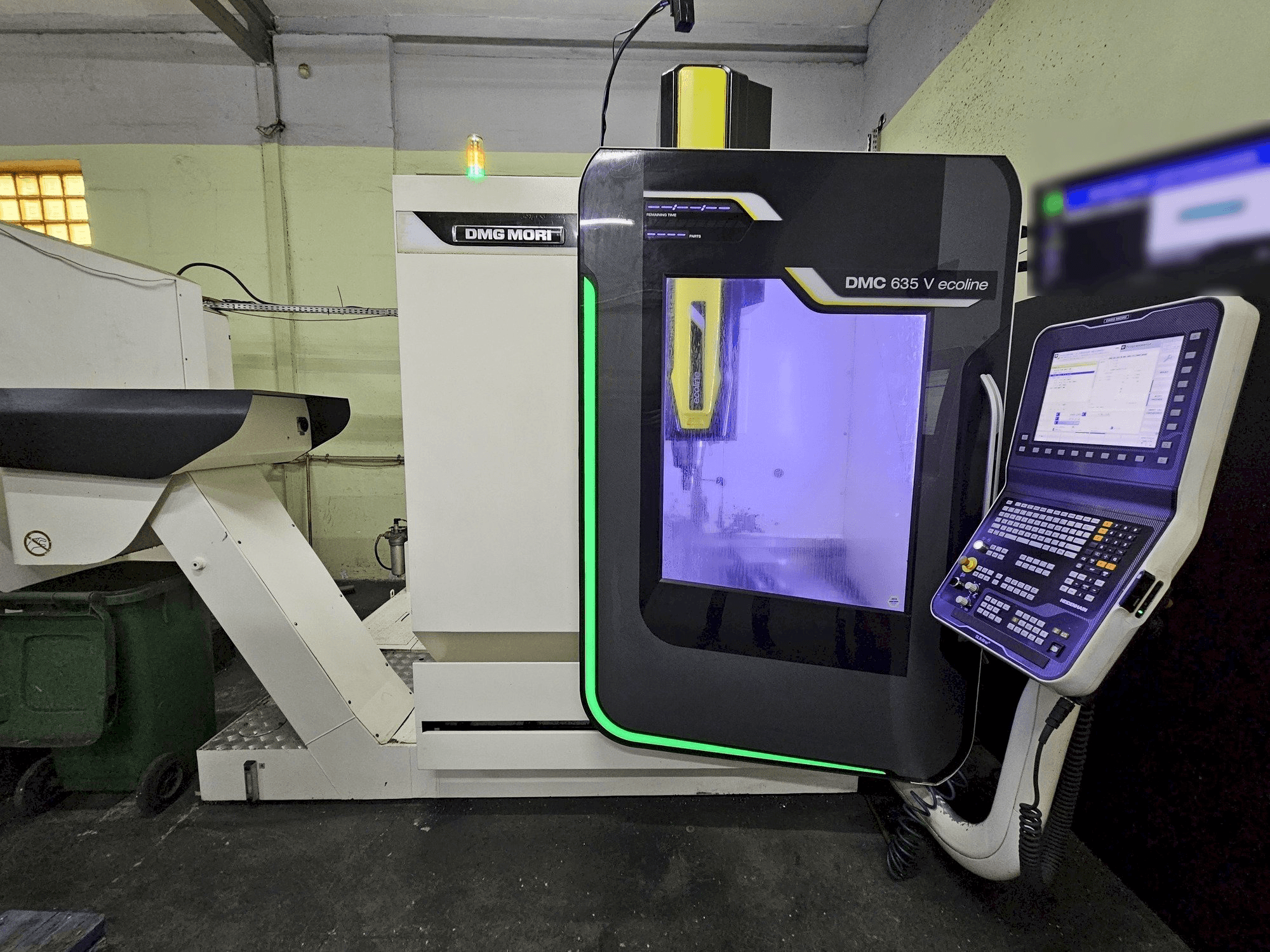 Vista frontale della macchina DMG MORI DMC 635V ecoline