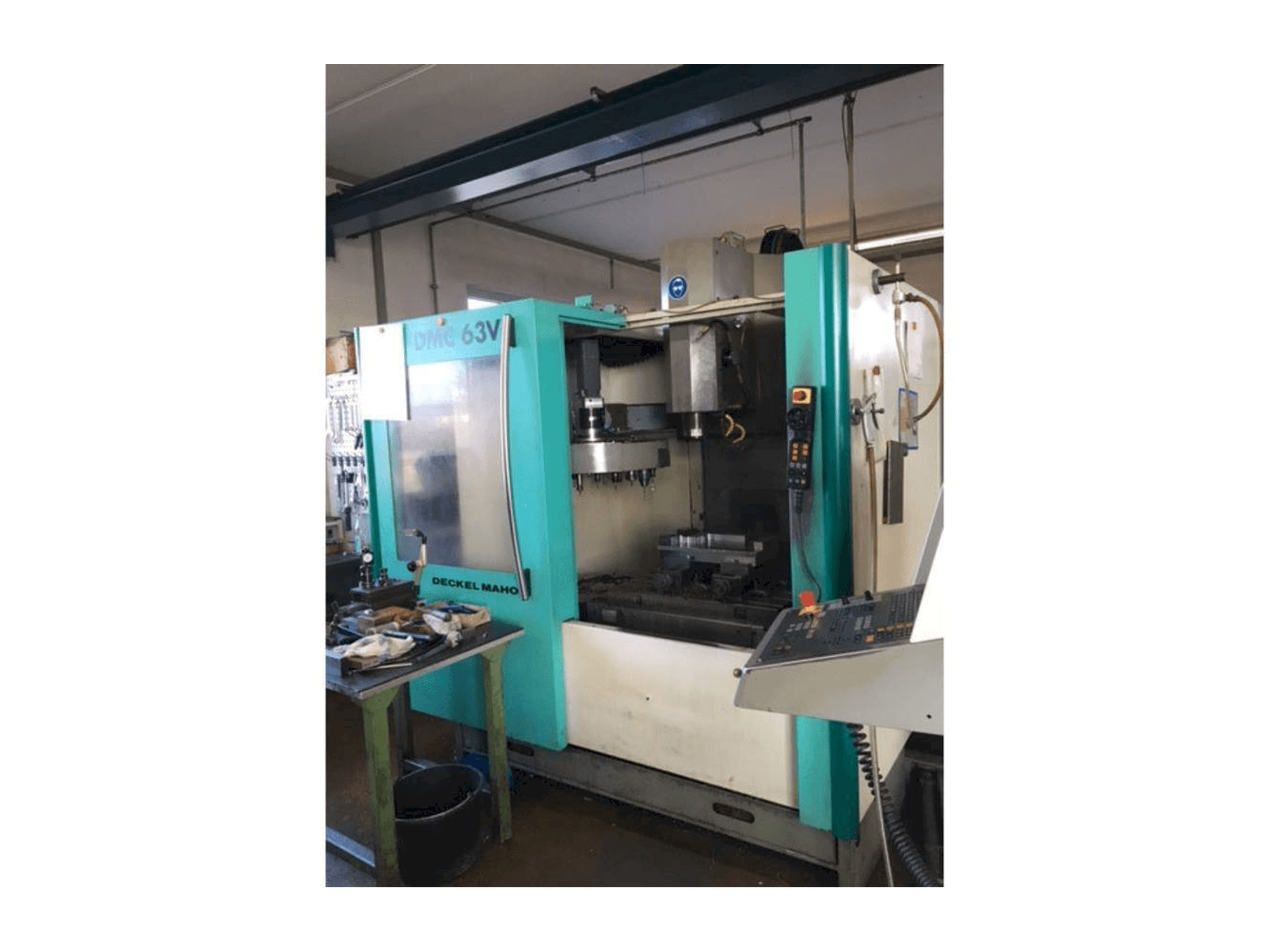 Vista frontale della macchina DMC DMC 63V