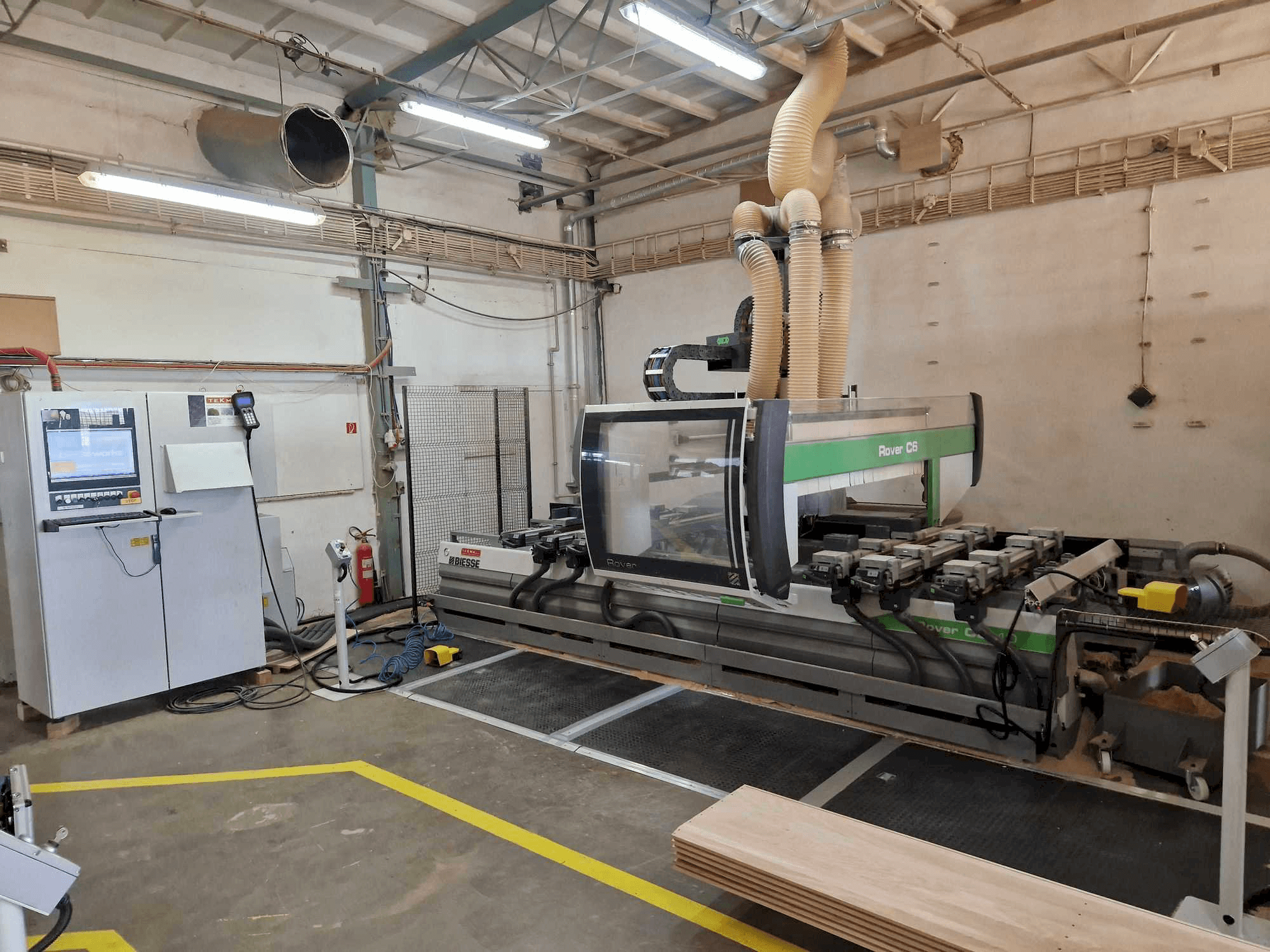 Vista frontale della macchina BIESSE ROVER C6.40