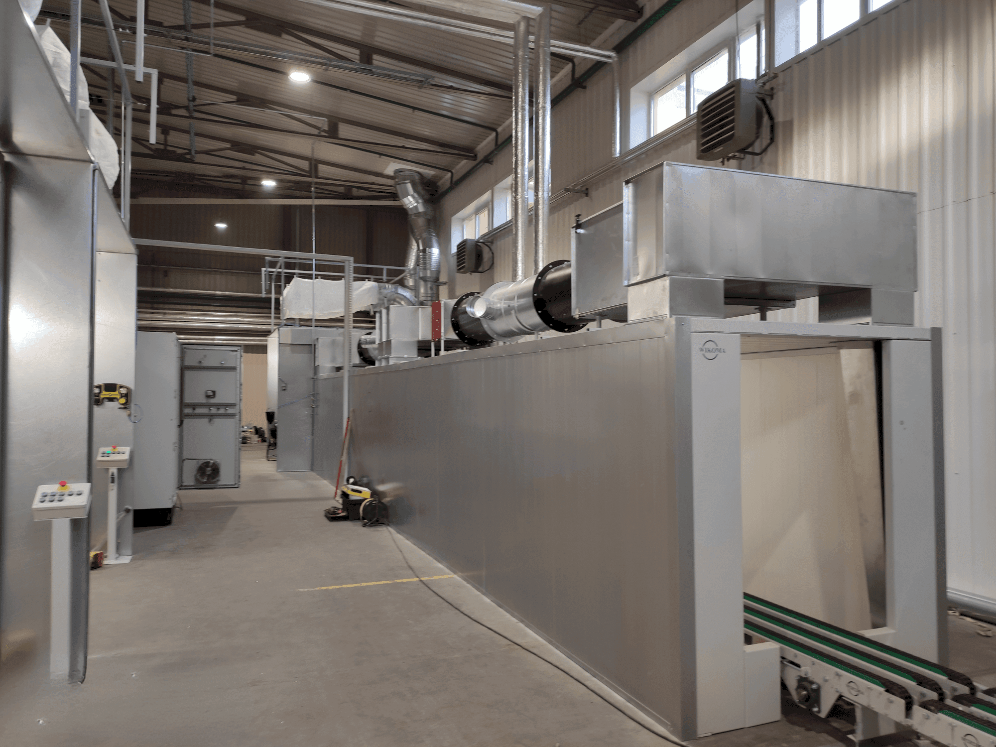 Vista laterale della macchina WIKOMA LL001