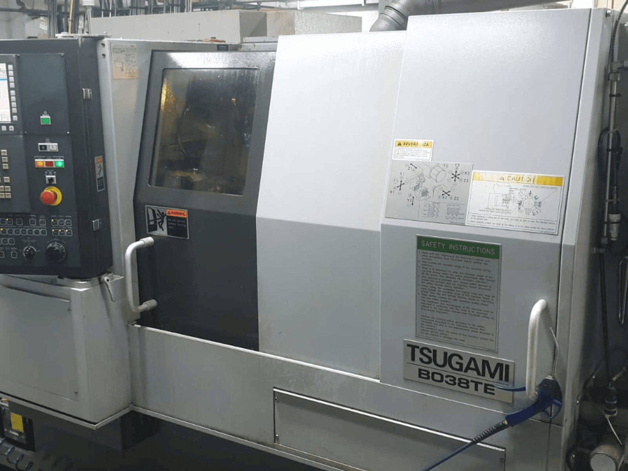 Vista frontale della macchina TSUGAMI BO38TE