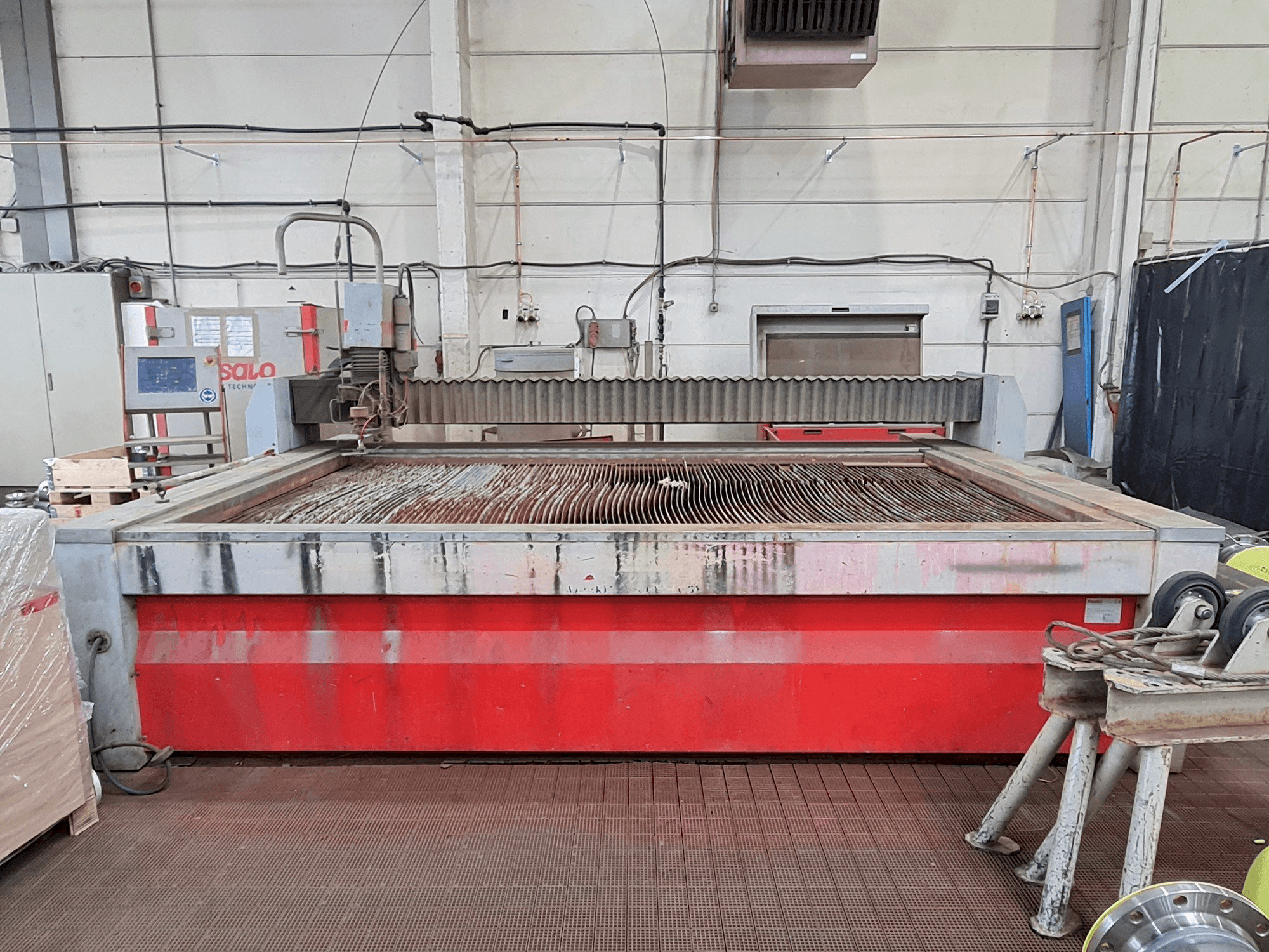 Vista frontale della macchina Resato R-LCM 3015-1