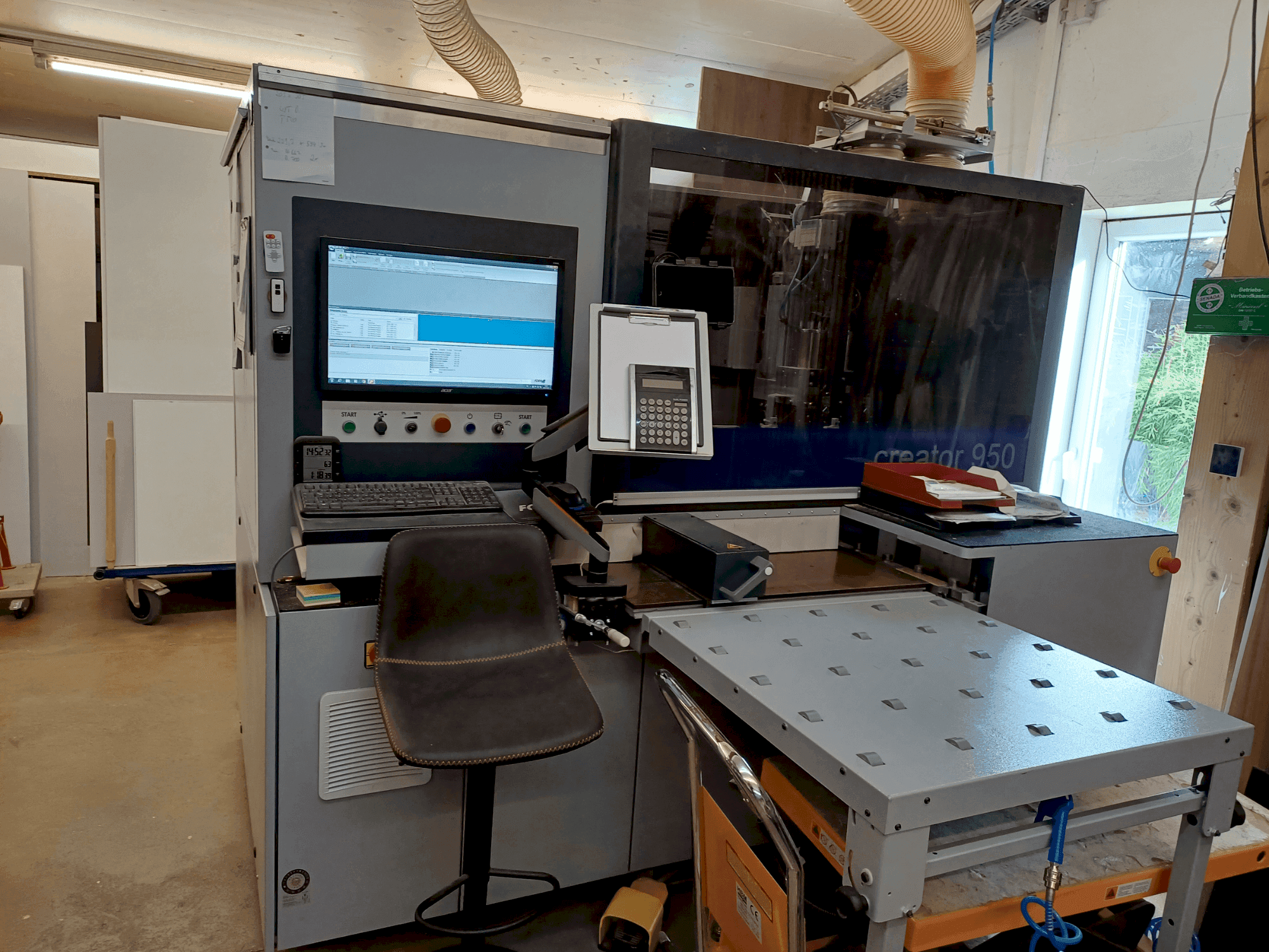Vista frontale della macchina FORMAT4 CNC CREATOR 950