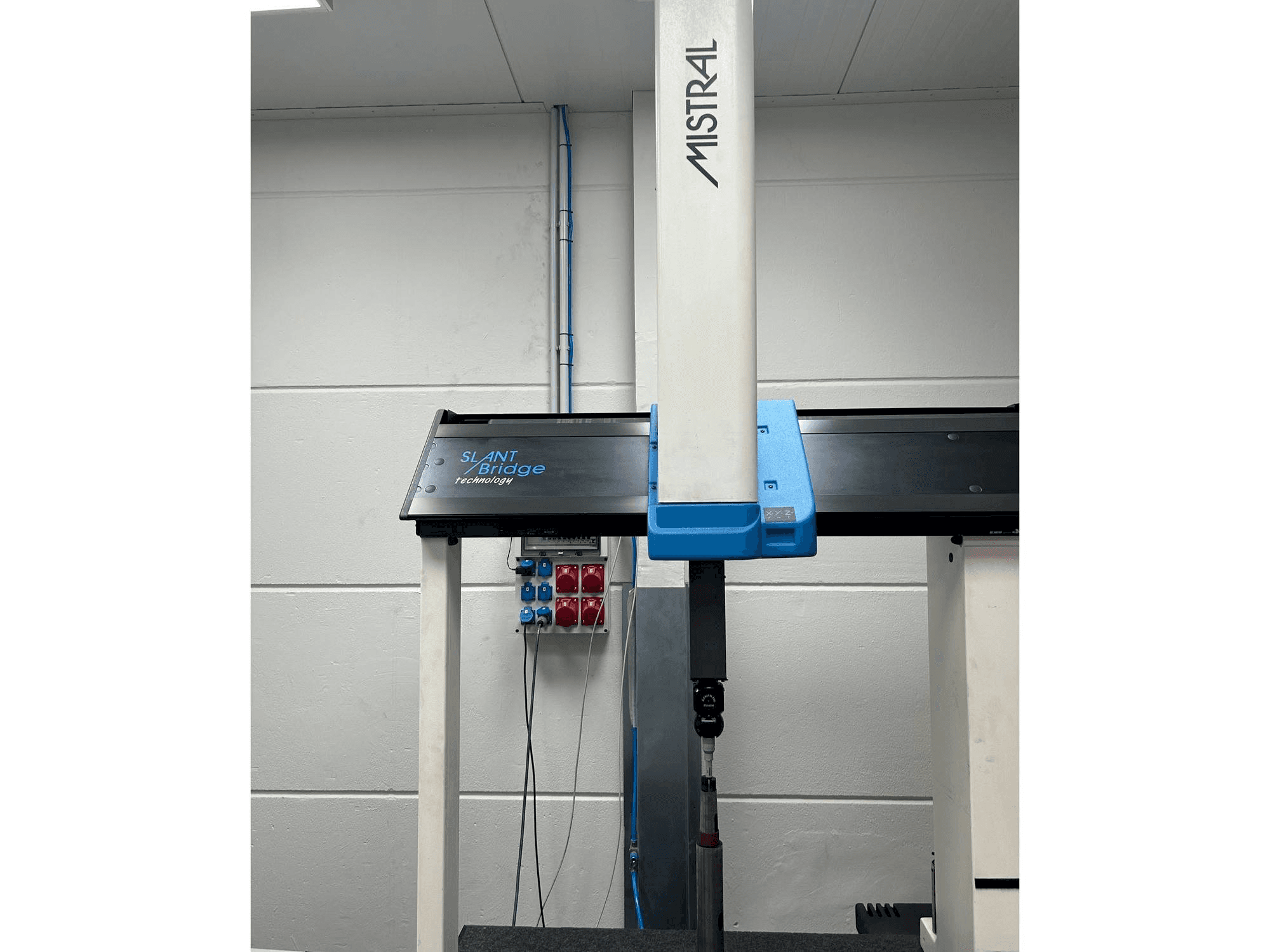 Vista frontale della macchina DEA Mistrall