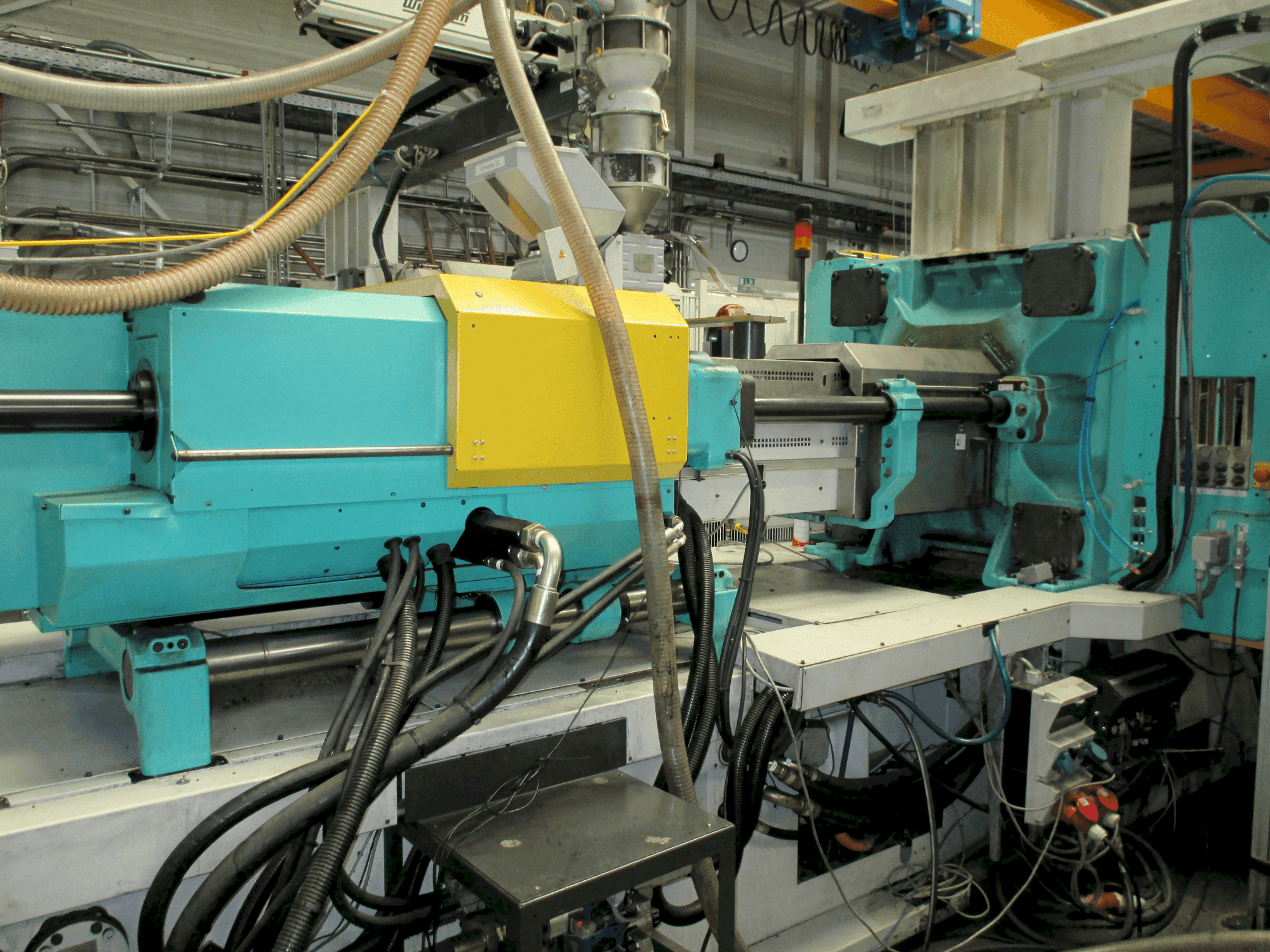 Vista frontale della macchina Arburg Allrounder Selecta 720 S 3200-2100